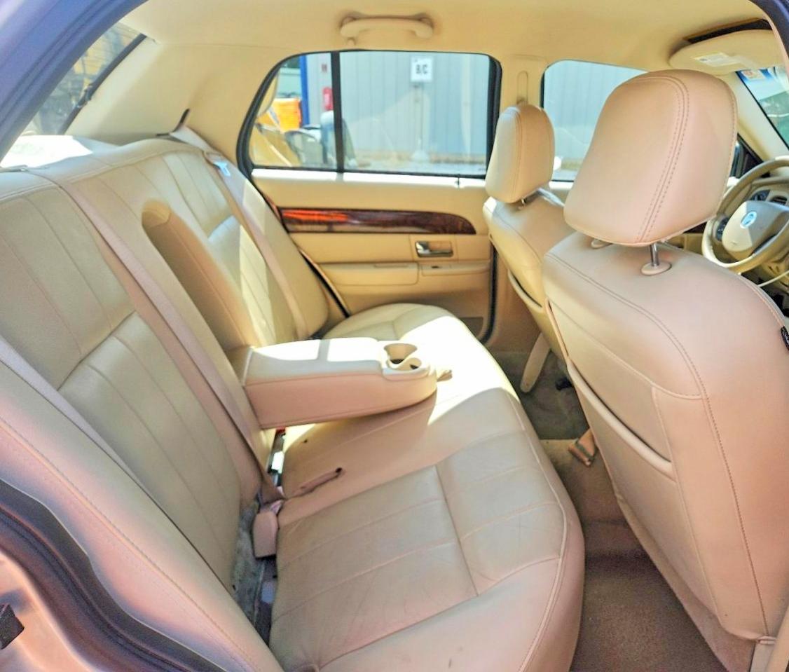 2009 Mercury Grand Marquis Ls Beige vin: 2MEHM75V39X612212