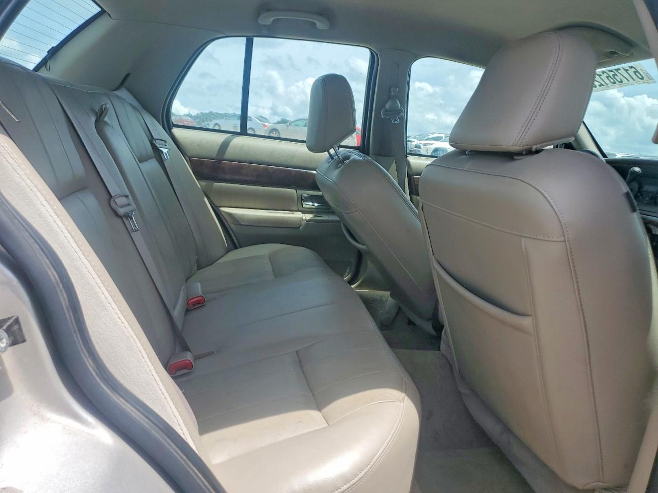 2009 Mercury Grand Marquis Ls Silver vin: 2MEHM75V39X615319