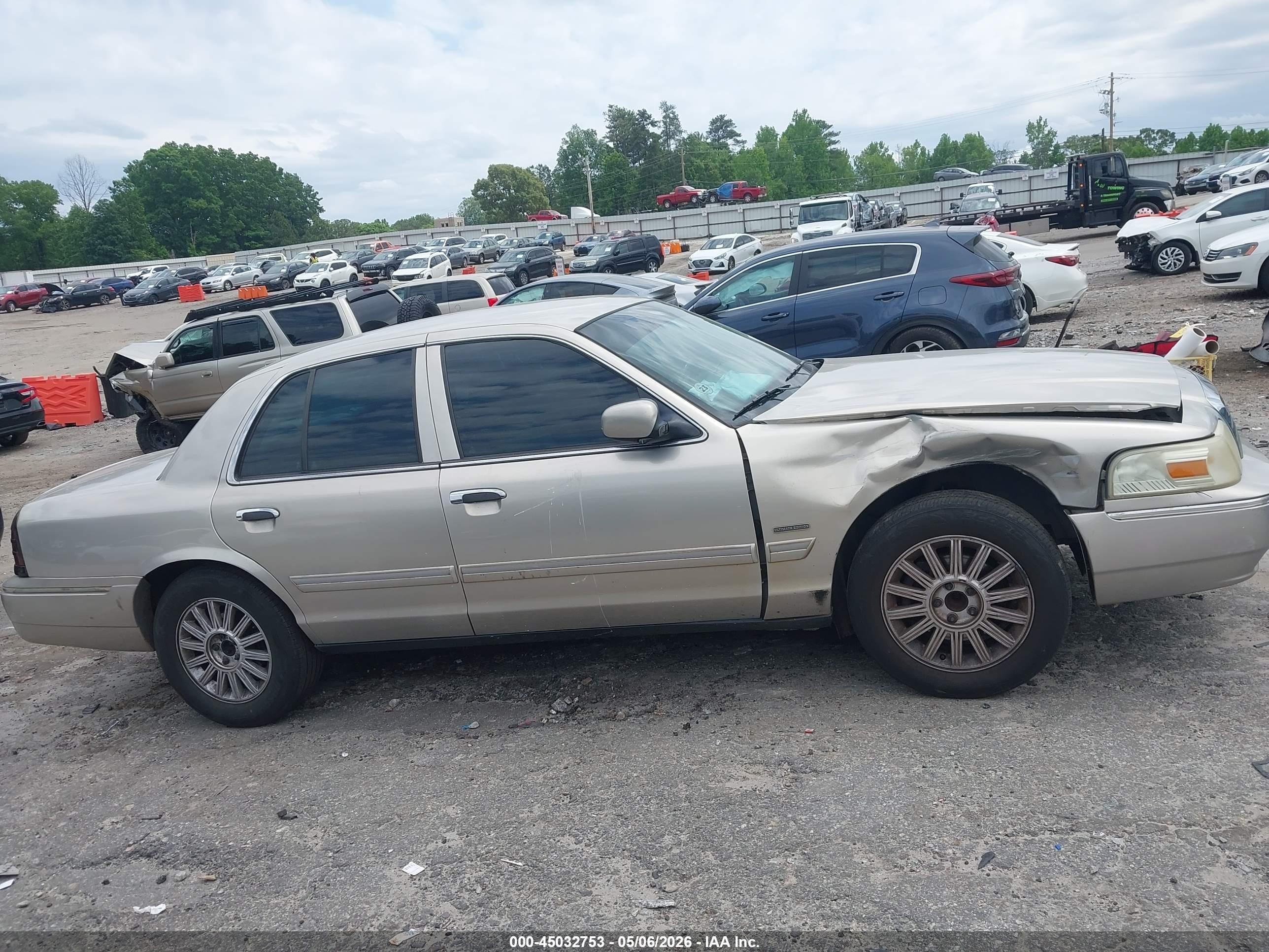 2009 Mercury Grand Marquis Ls (fleet Only) Gold vin: 2MEHM75V39X622528