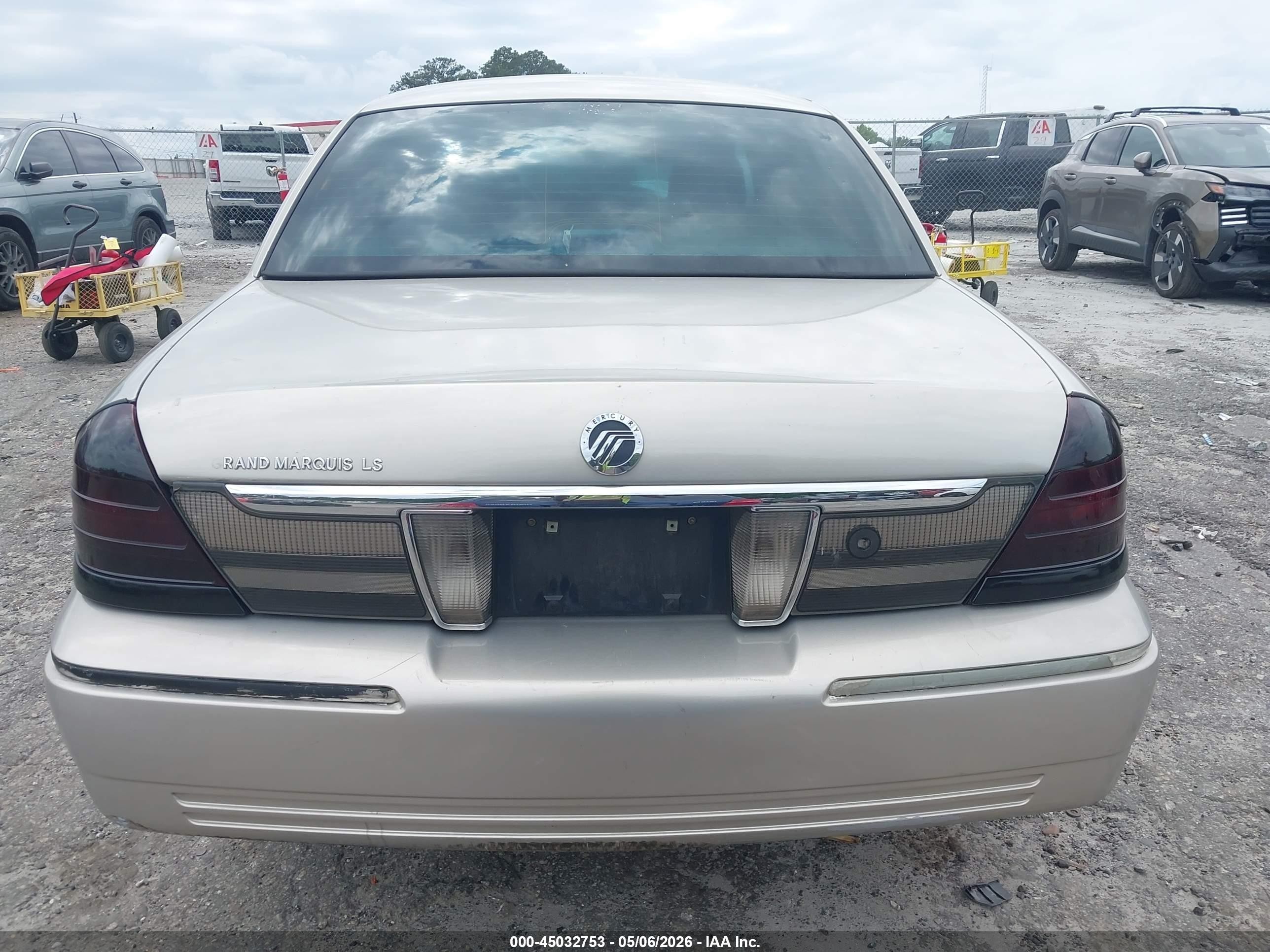 2009 Mercury Grand Marquis Ls (fleet Only) Gold vin: 2MEHM75V39X622528