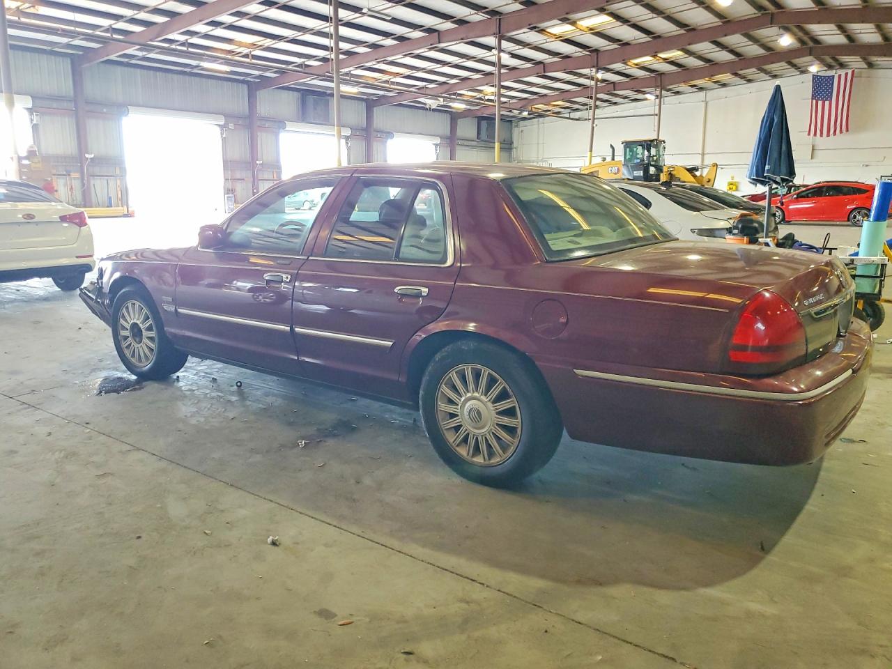 2009 Mercury Grand Marquis Ls Burgundy vin: 2MEHM75V39X631889