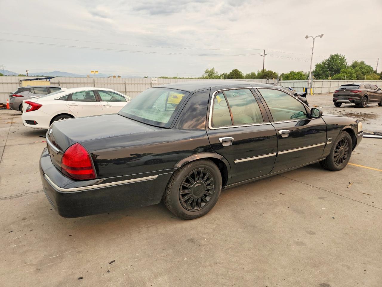 2009 Mercury Grand Marquis Ls Black vin: 2MEHM75V59X602037