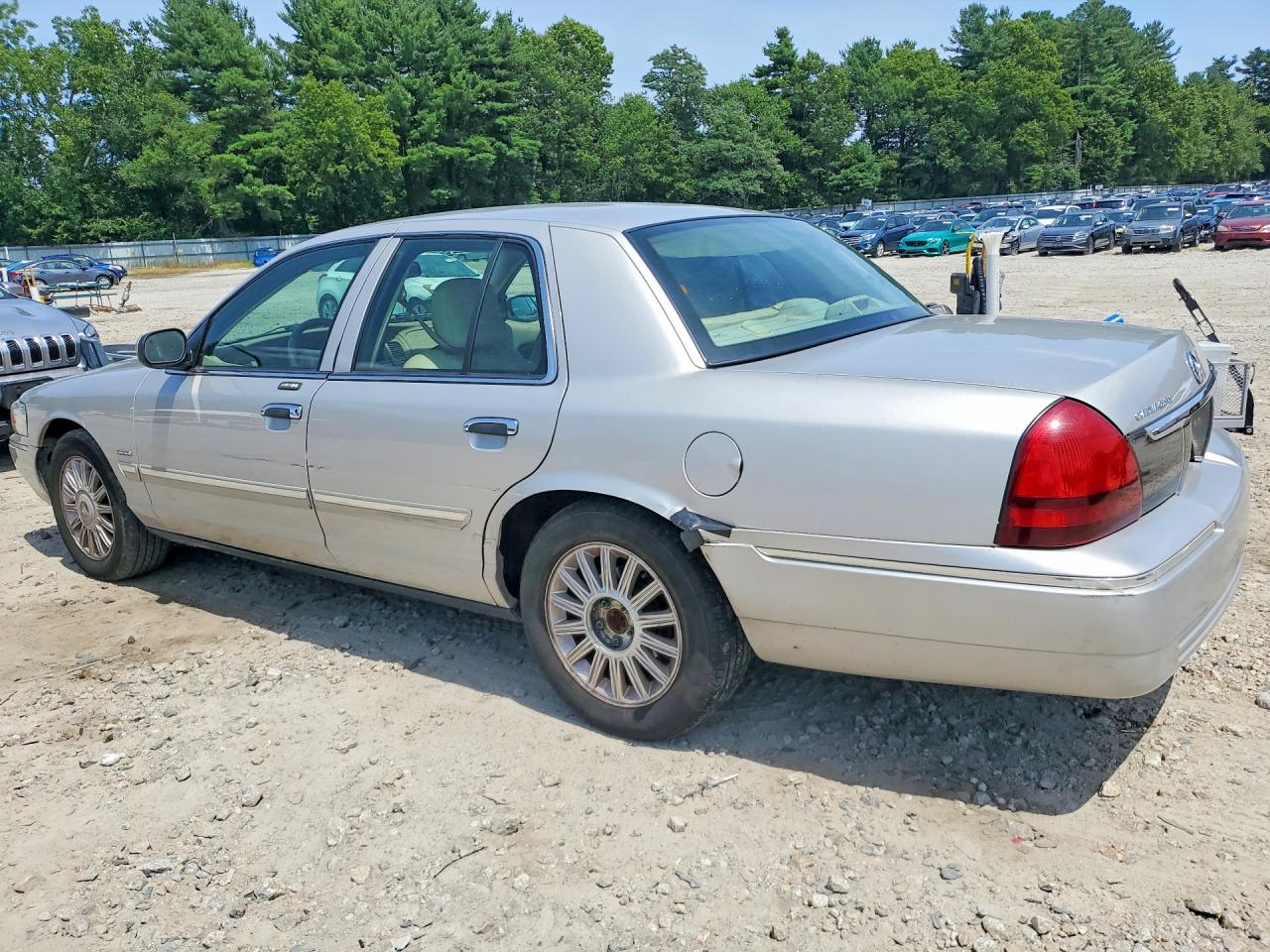 2009 Mercury Grand Marquis Ls Silver vin: 2MEHM75V59X610123