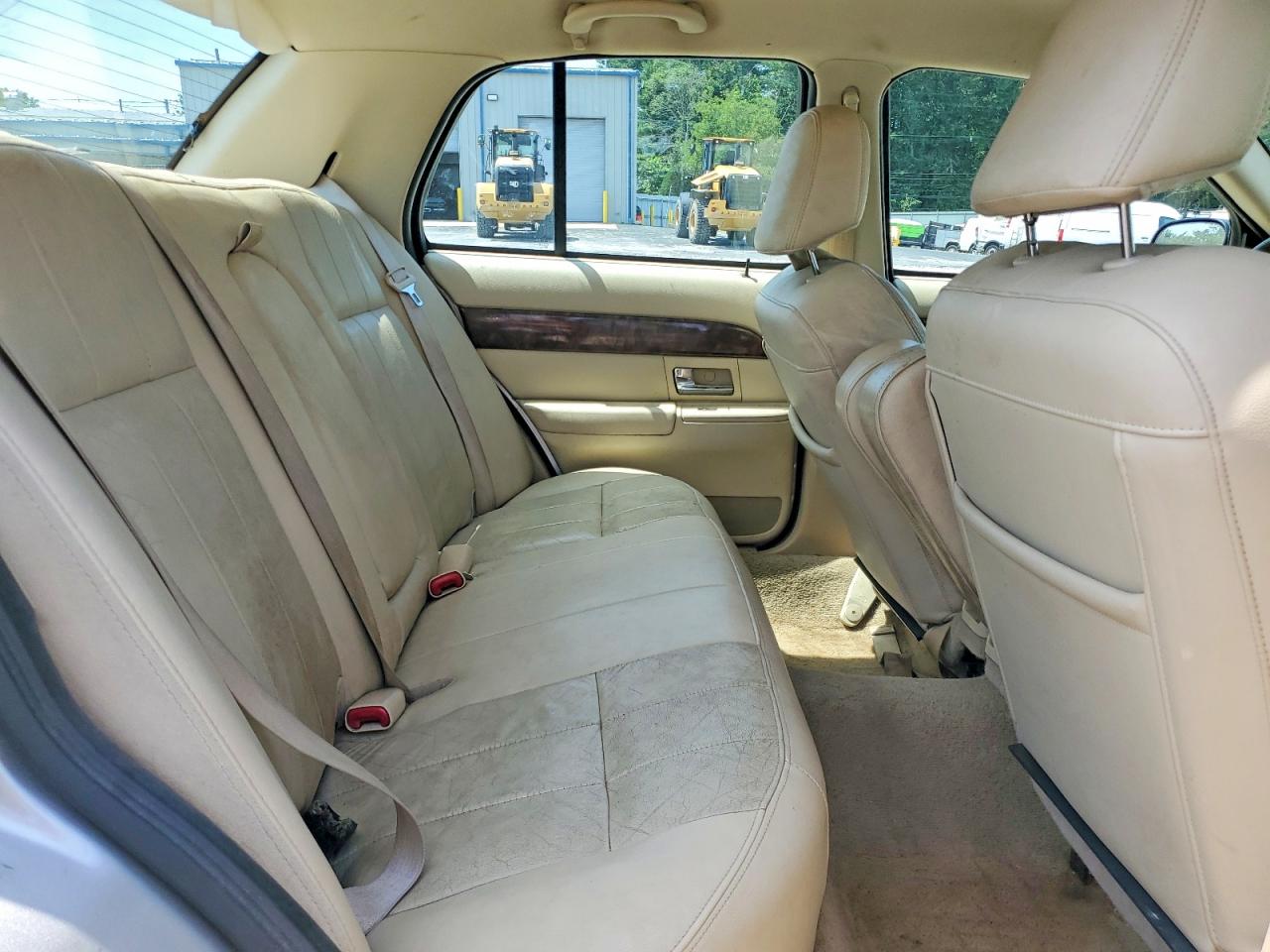 2009 Mercury Grand Marquis Ls Silver vin: 2MEHM75V59X610123