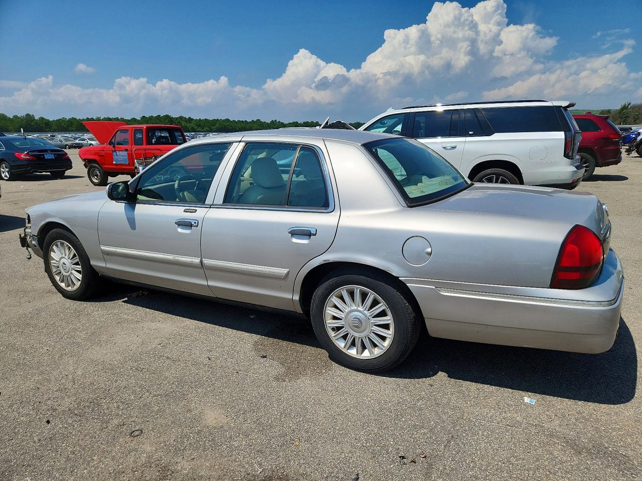 2009 Mercury Grand Marquis Ls Silver vin: 2MEHM75V59X628329