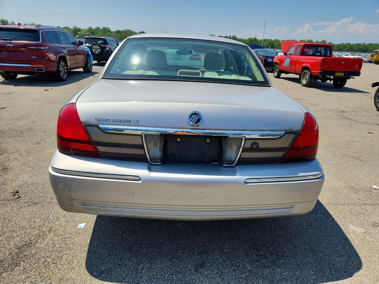 2009 Mercury Grand Marquis Ls Silver vin: 2MEHM75V59X628329