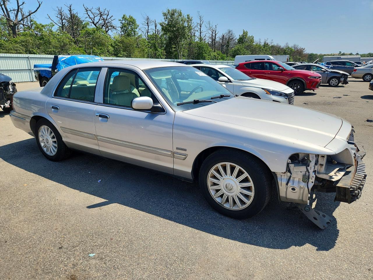 2009 Mercury Grand Marquis Ls Silver vin: 2MEHM75V59X628329