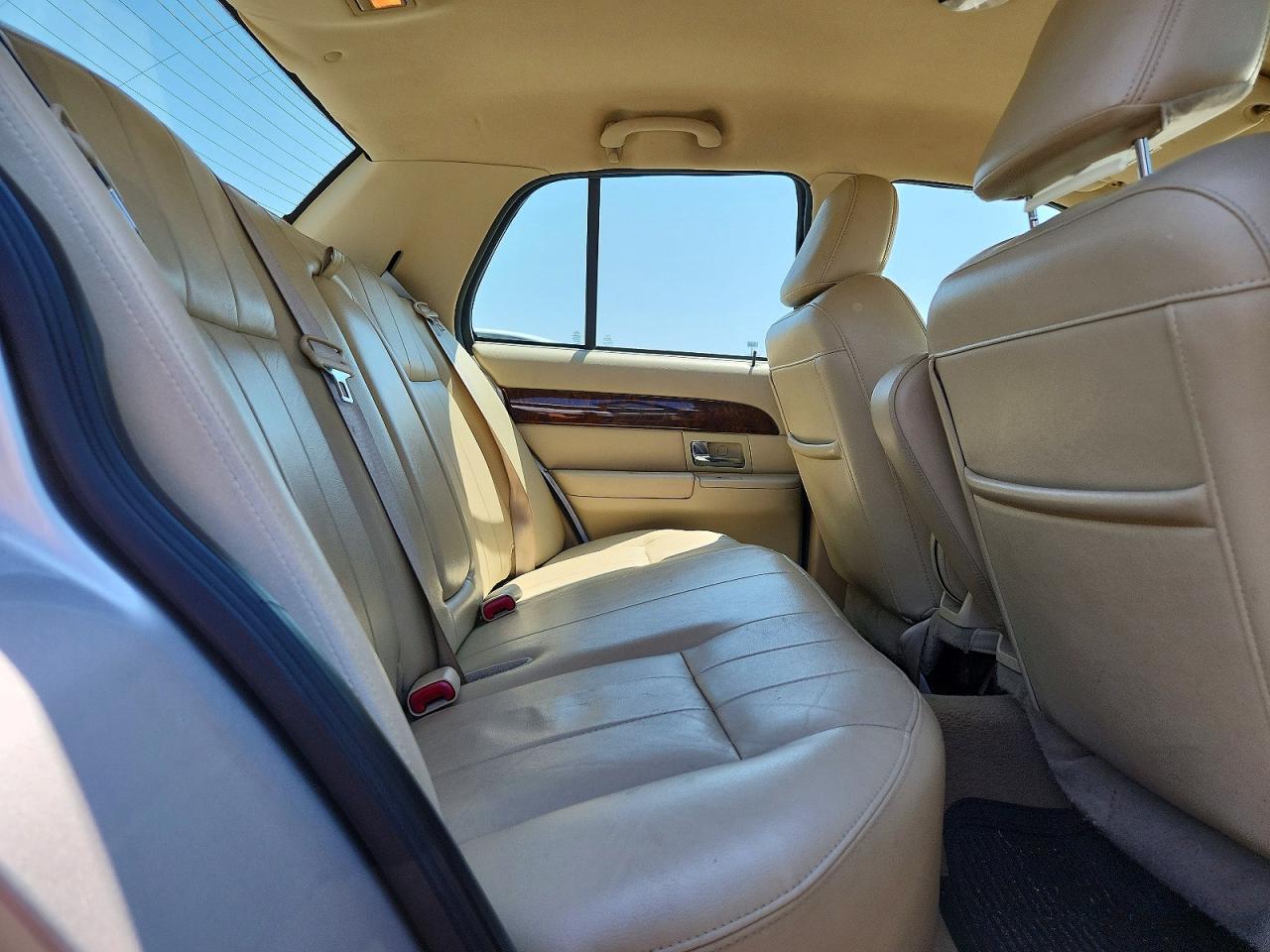 2009 Mercury Grand Marquis Ls Silver vin: 2MEHM75V59X628329
