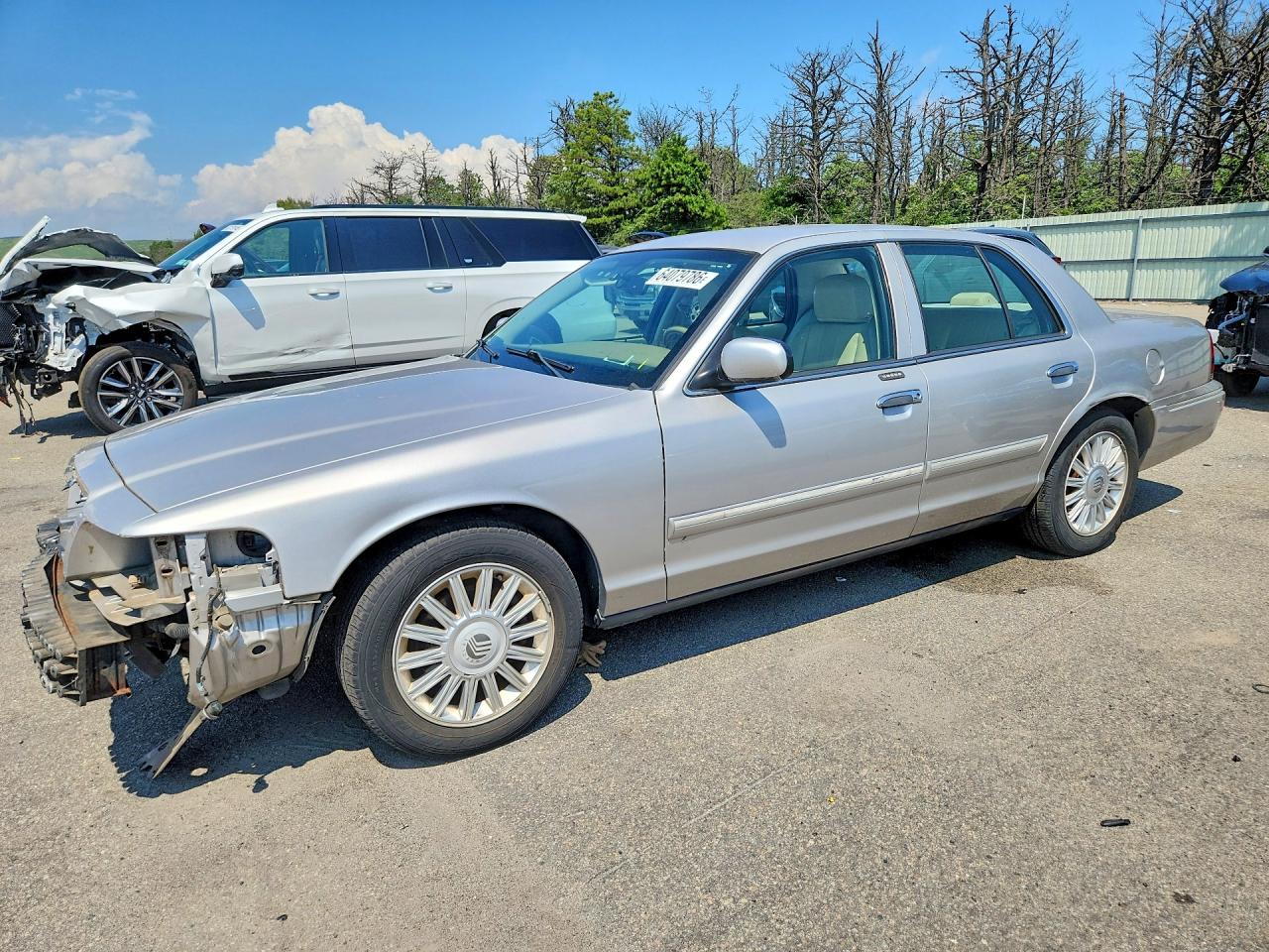 2009 Mercury Grand Marquis Ls Silver vin: 2MEHM75V59X628329