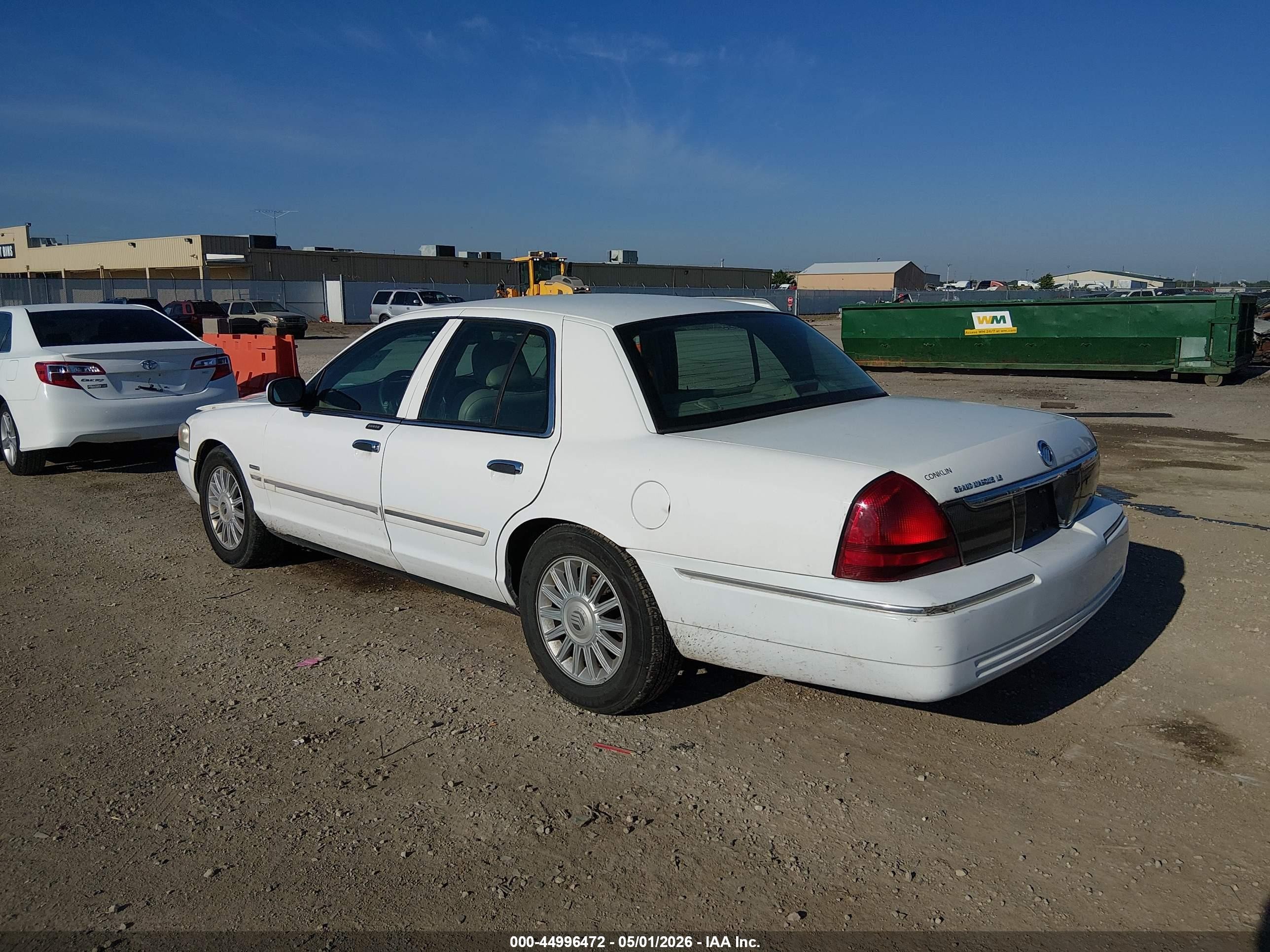 2009 Mercury Grand Marquis Ls (fleet Only) White vin: 2MEHM75V59X634874