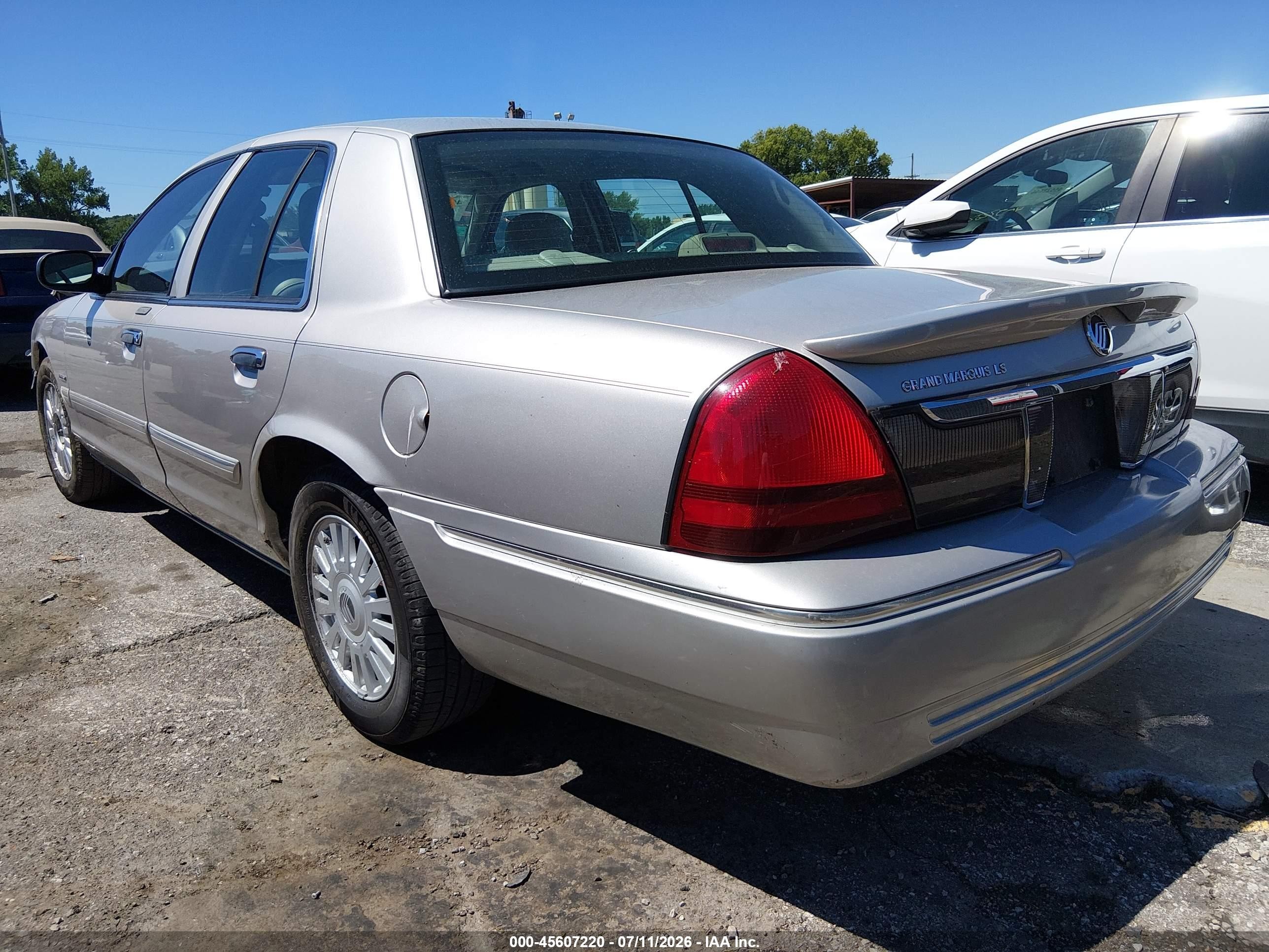 2009 Mercury Grand Marquis Ls (fleet Only) Silver vin: 2MEHM75V69X622846
