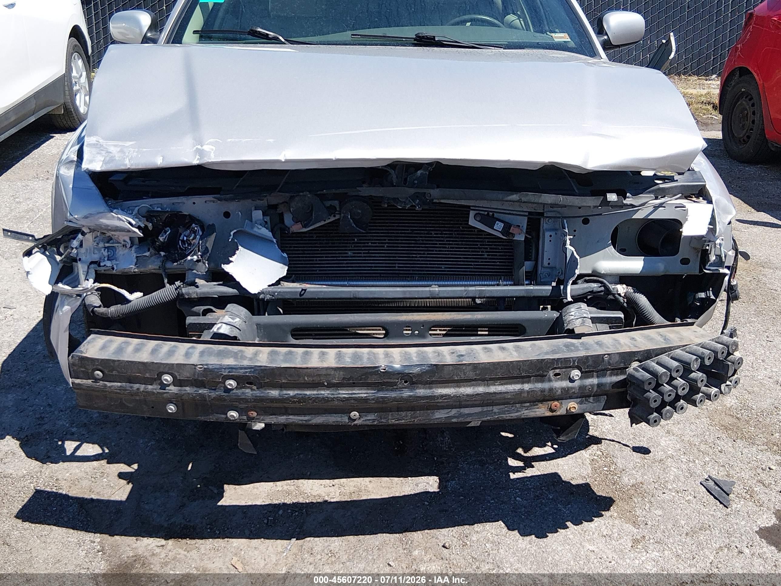 2009 Mercury Grand Marquis Ls (fleet Only) Silver vin: 2MEHM75V69X622846