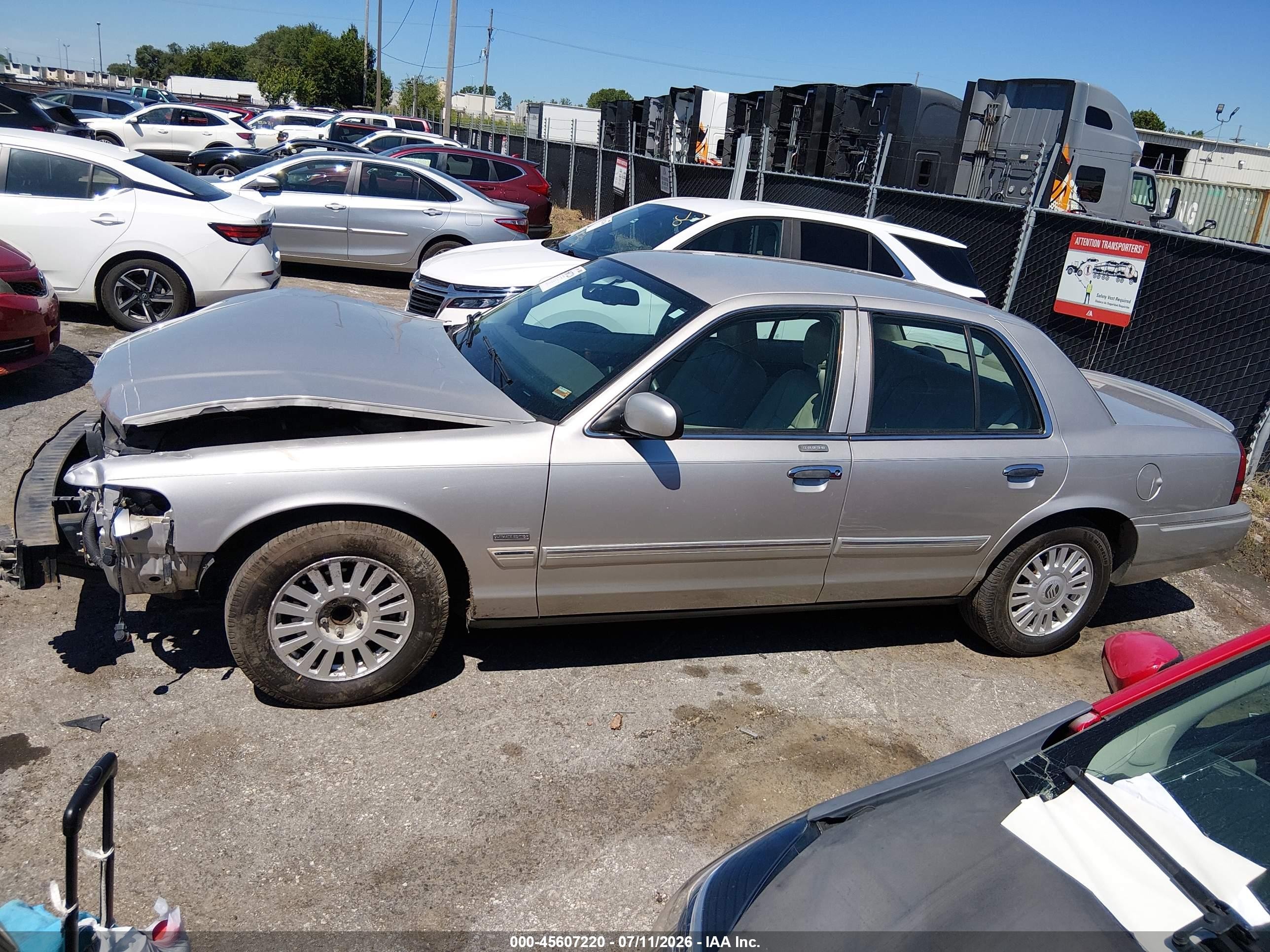 2009 Mercury Grand Marquis Ls (fleet Only) Silver vin: 2MEHM75V69X622846