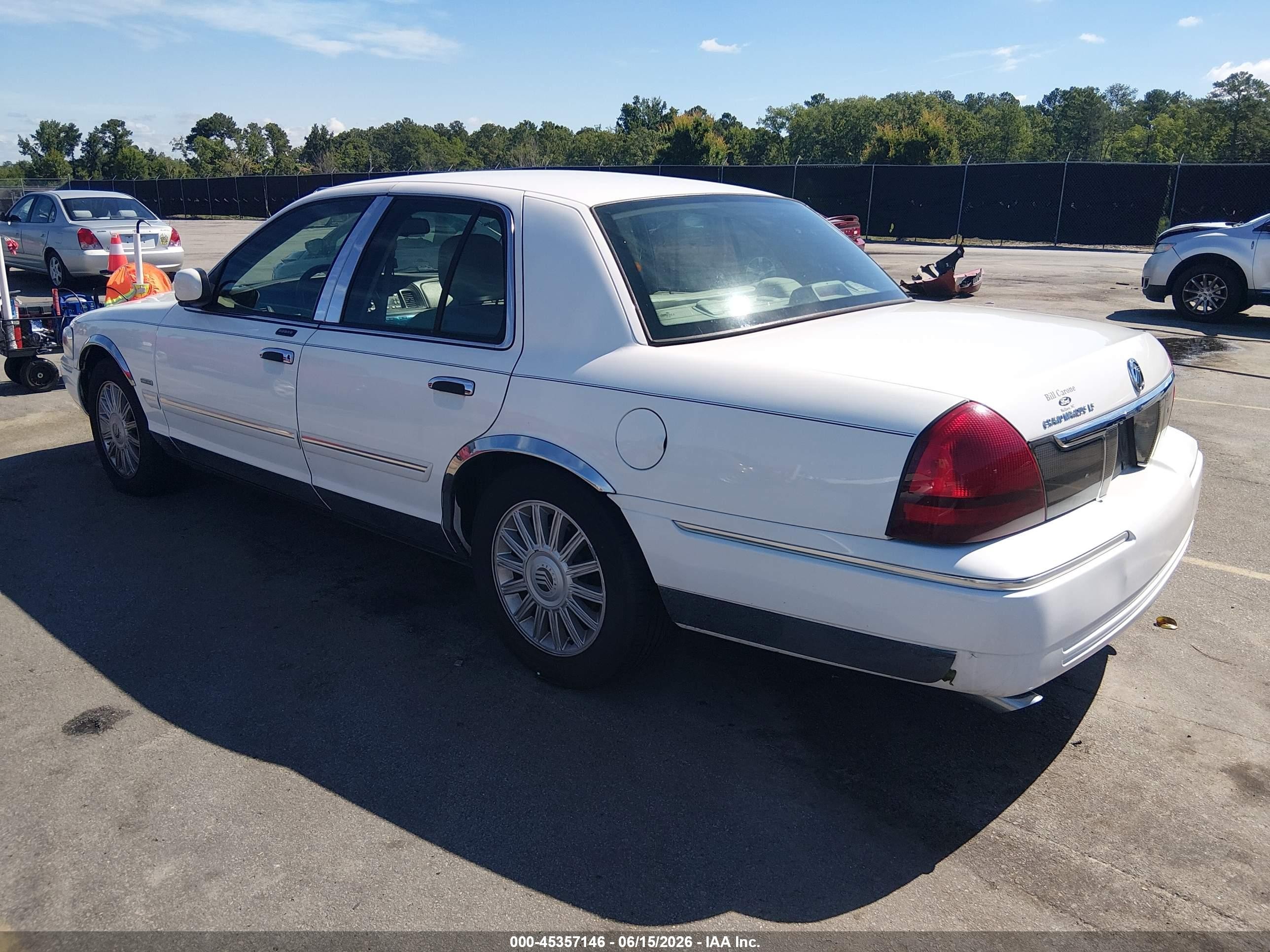 2009 Mercury Grand Marquis Ls (fleet Only) Белый vin: 2MEHM75V79X608552