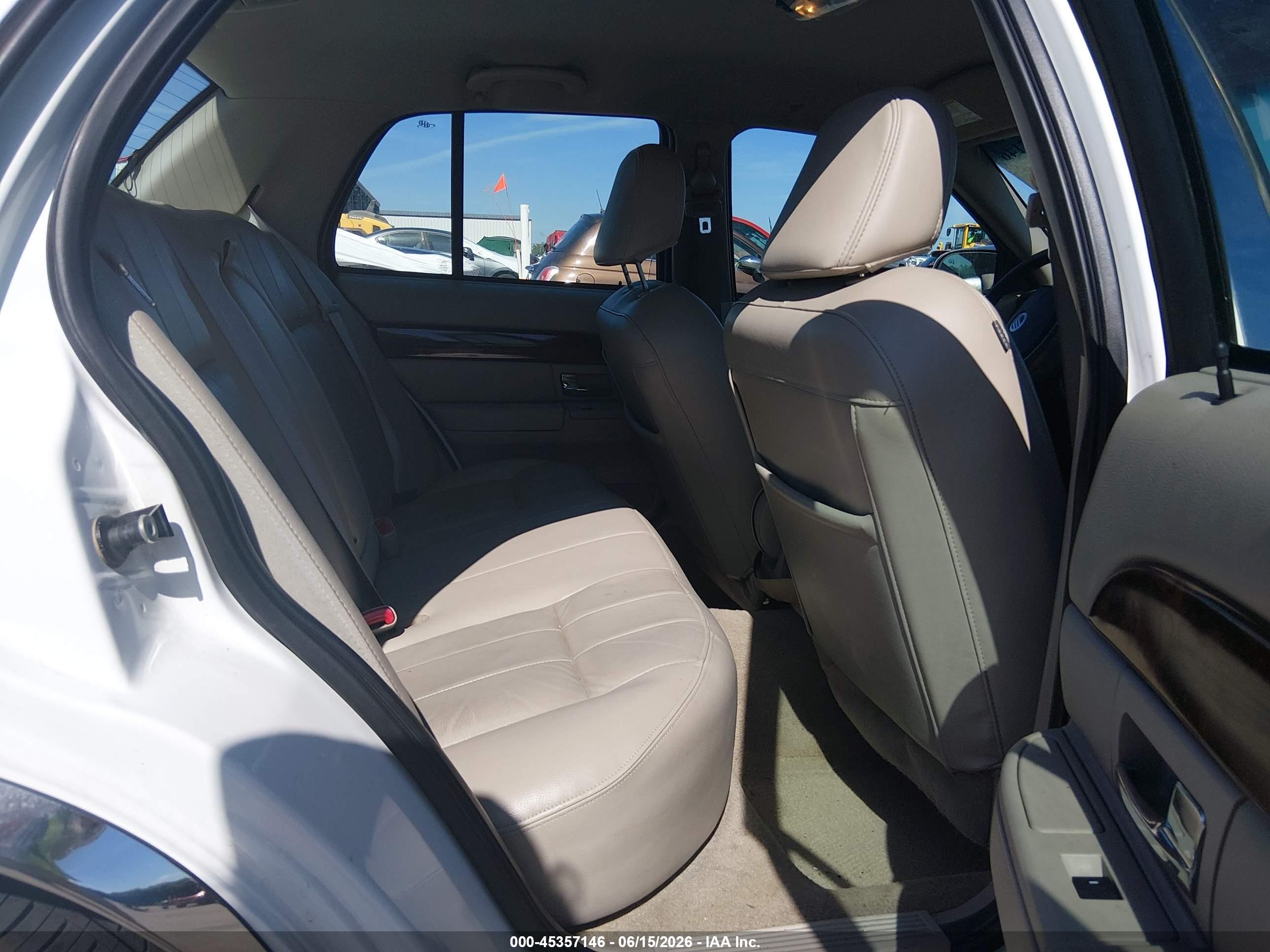 2009 Mercury Grand Marquis Ls (fleet Only) Белый vin: 2MEHM75V79X608552