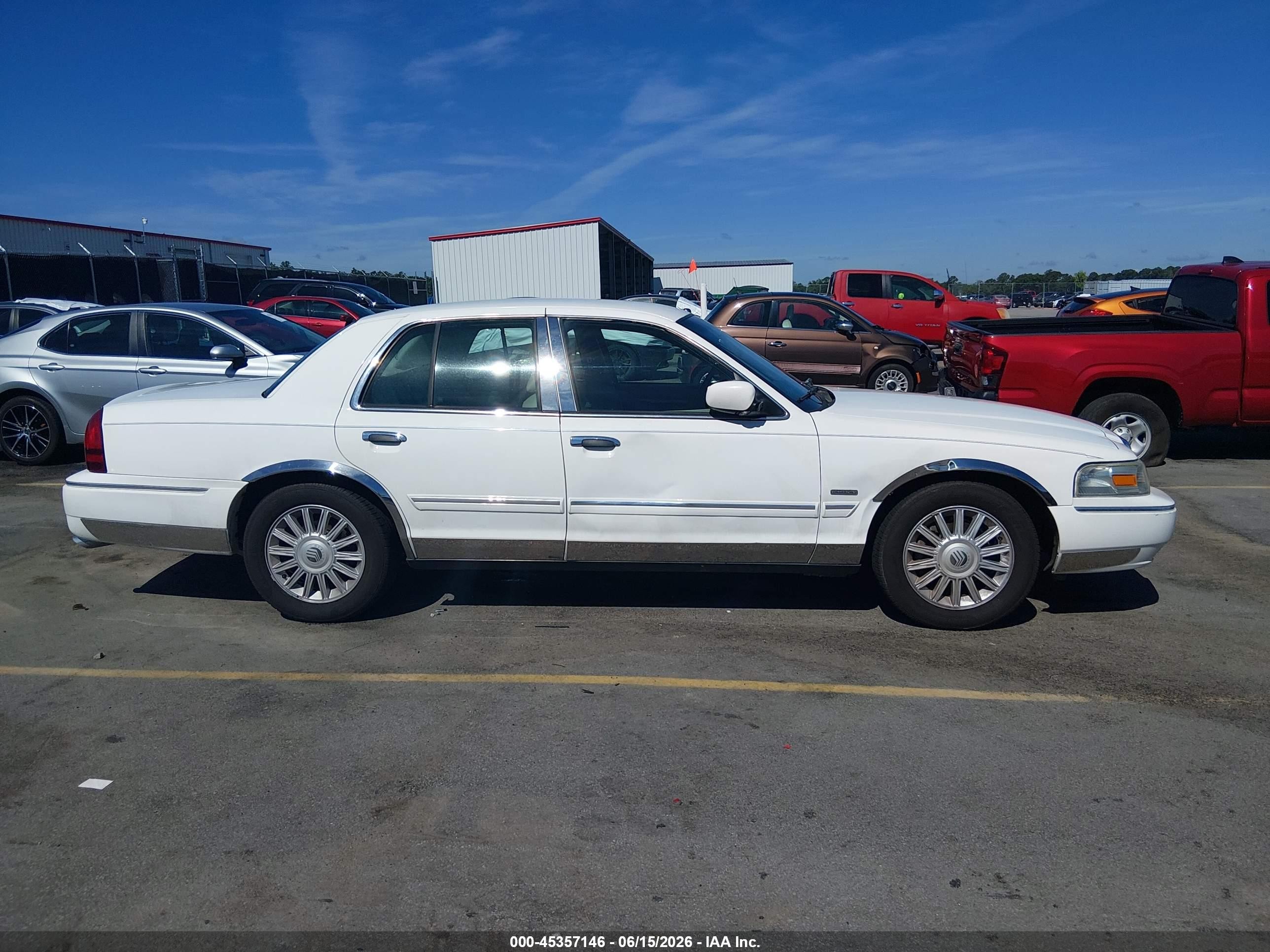 2009 Mercury Grand Marquis Ls (fleet Only) Белый vin: 2MEHM75V79X608552