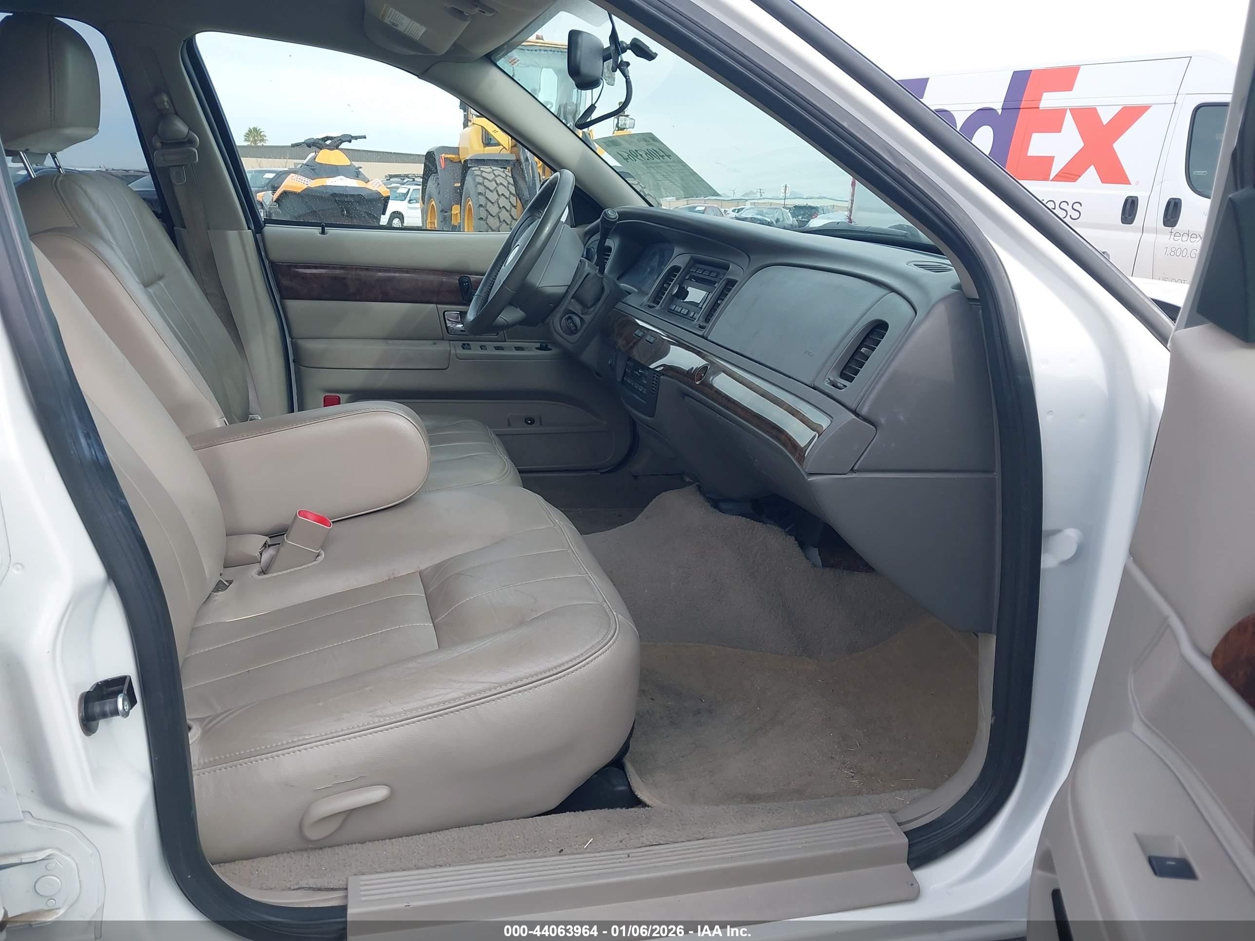 2009 Mercury Grand Marquis Ls (fleet Only) White vin: 2MEHM75V79X613833