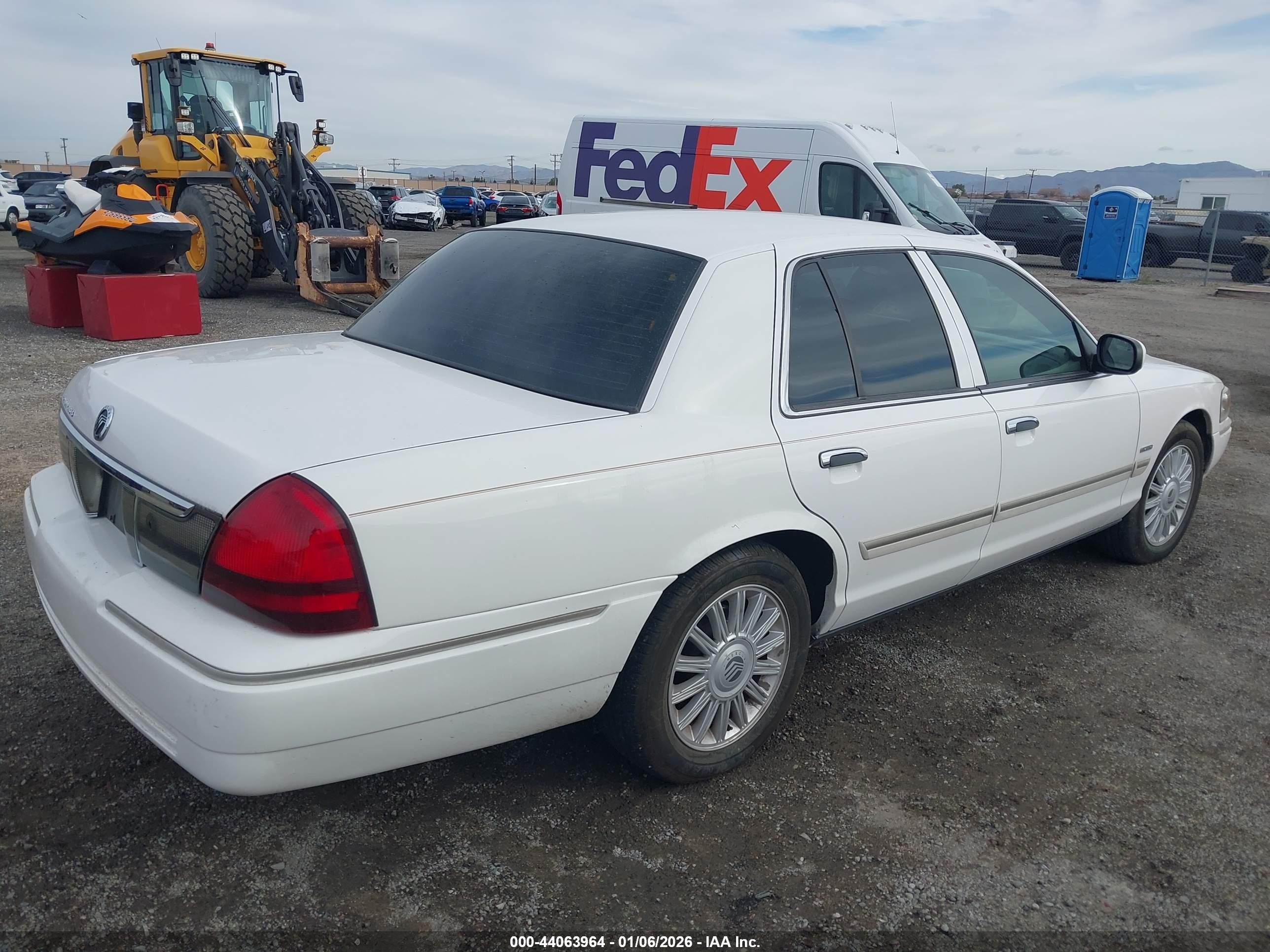 2009 Mercury Grand Marquis Ls (fleet Only) White vin: 2MEHM75V79X613833