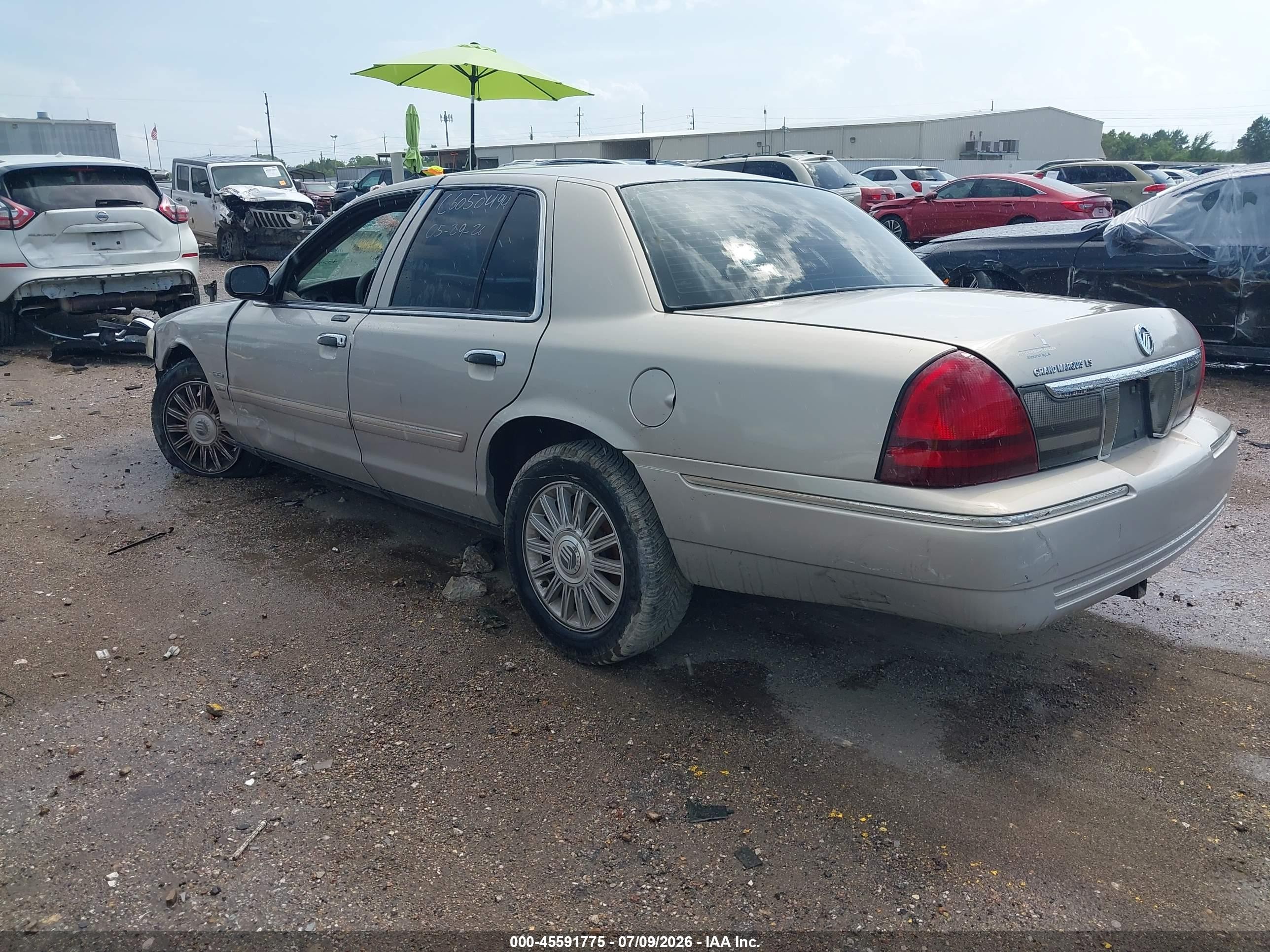 2009 Mercury Grand Marquis Ls (fleet Only) Silver vin: 2MEHM75V79X621155