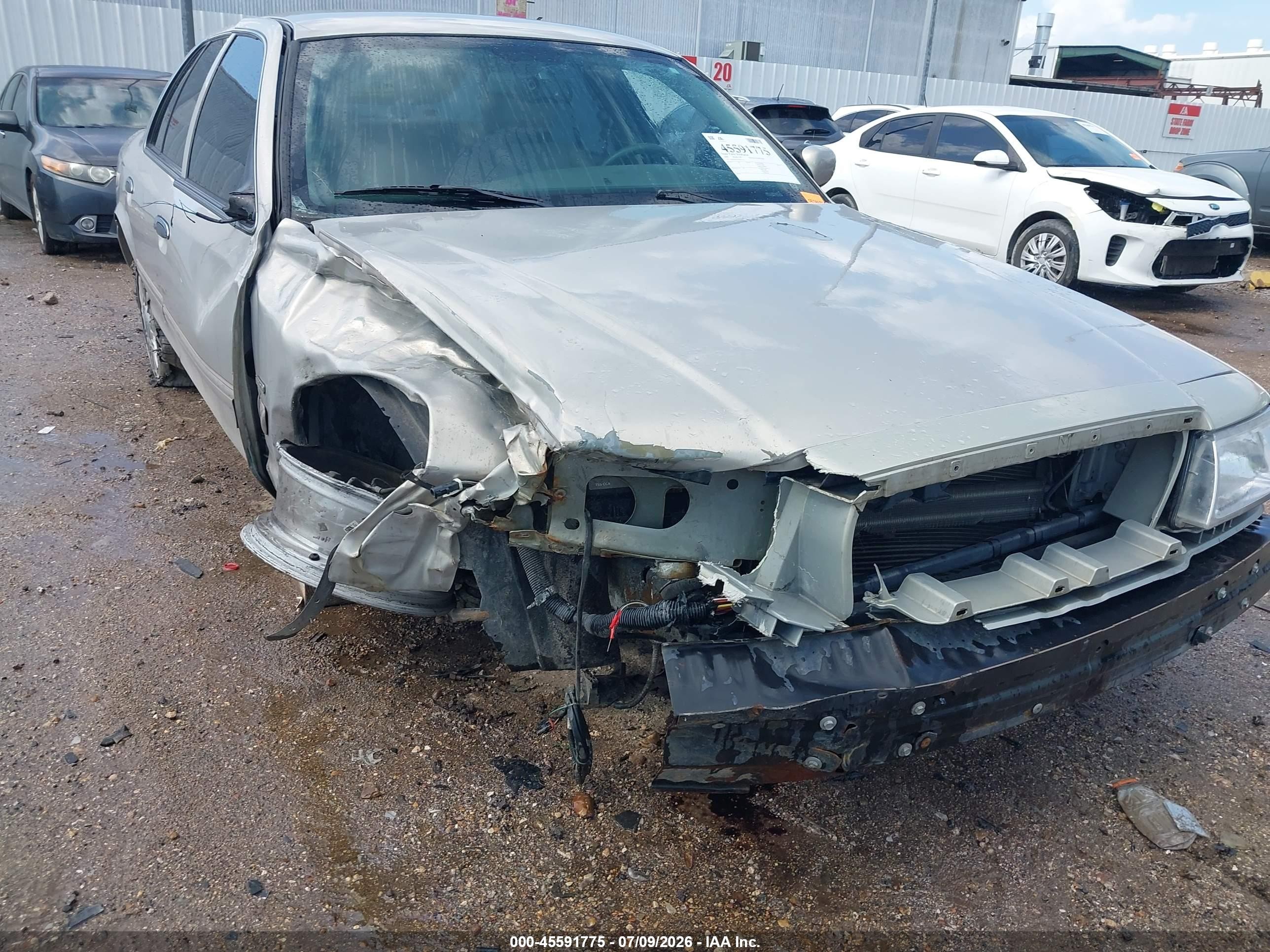 2009 Mercury Grand Marquis Ls (fleet Only) Silver vin: 2MEHM75V79X621155