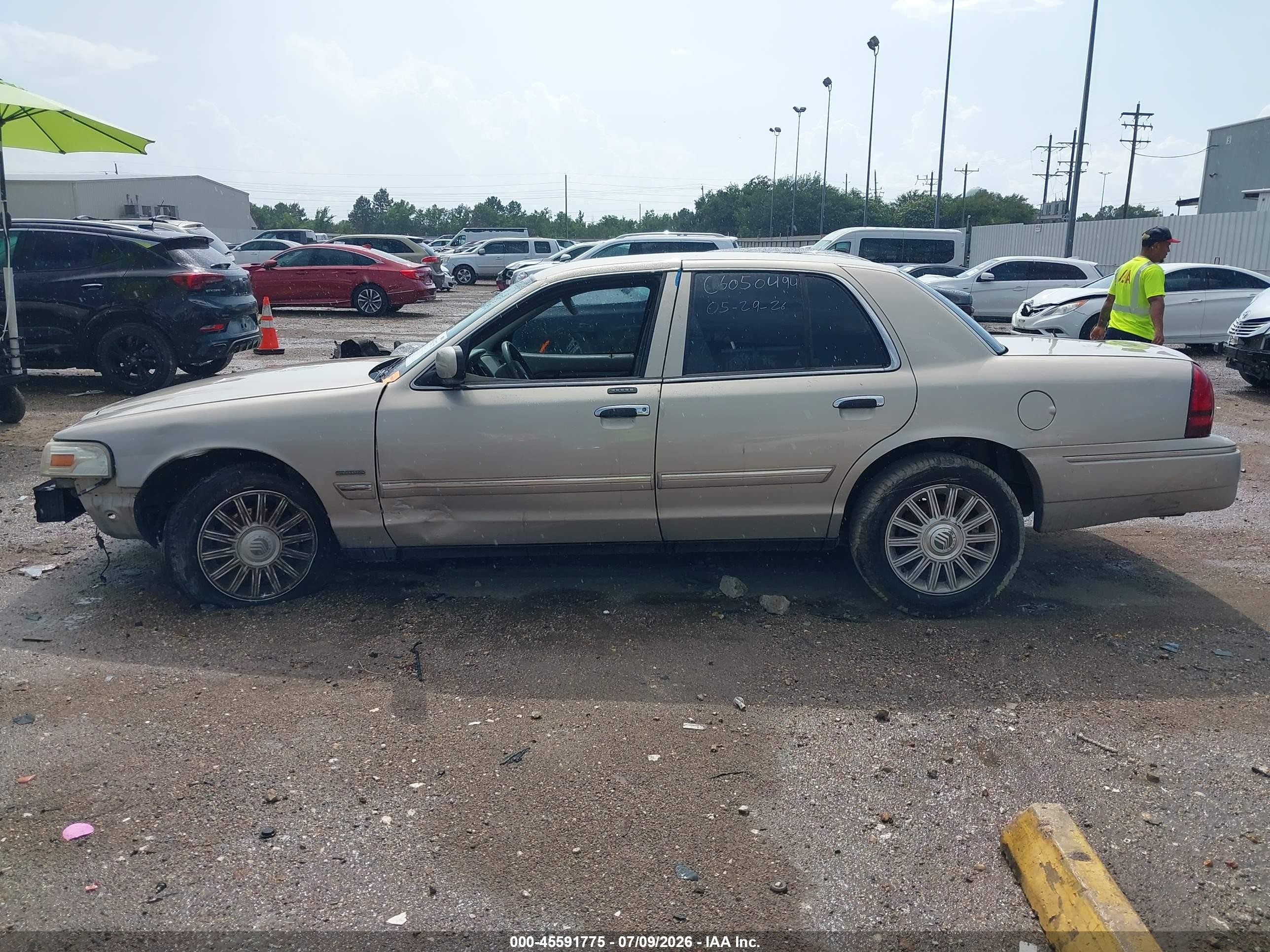 2009 Mercury Grand Marquis Ls (fleet Only) Silver vin: 2MEHM75V79X621155