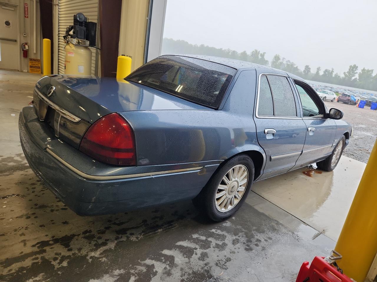 2009 Mercury Grand Marquis Ls Blue vin: 2MEHM75V79X634178