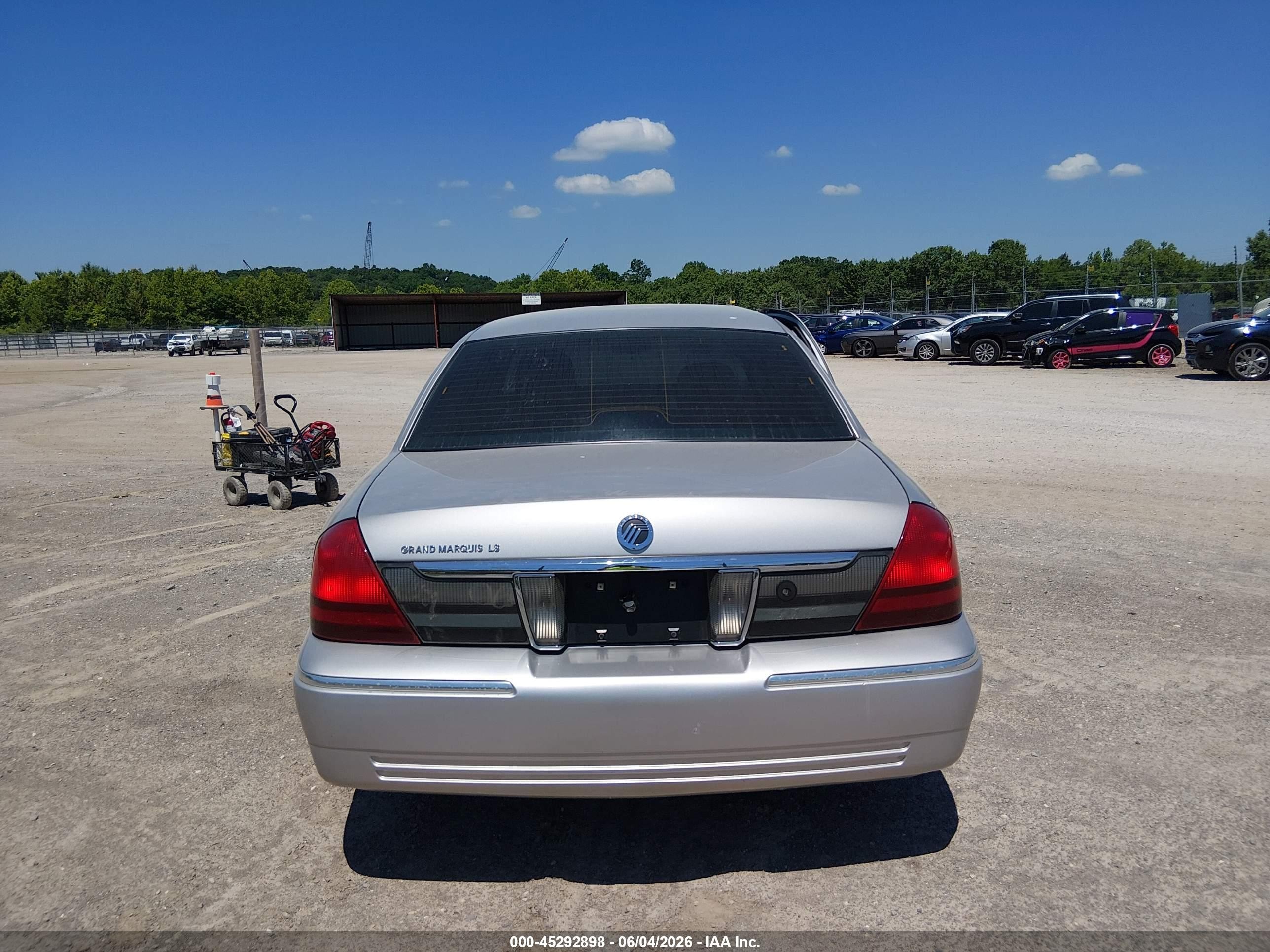2006 Mercury Grand Marquis Ls Silver vin: 2MEHM75V86X618194