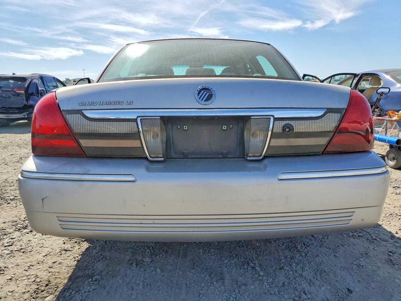 2007 Mercury Grand Marquis Ls Серебряный vin: 2MEHM75V87X632999