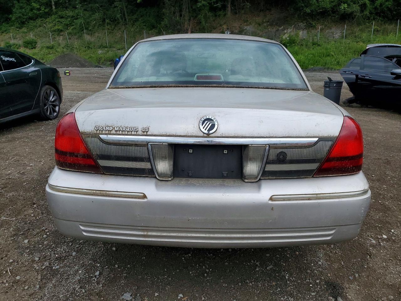 2009 Mercury Grand Marquis Ls Silver vin: 2MEHM75V89X630740