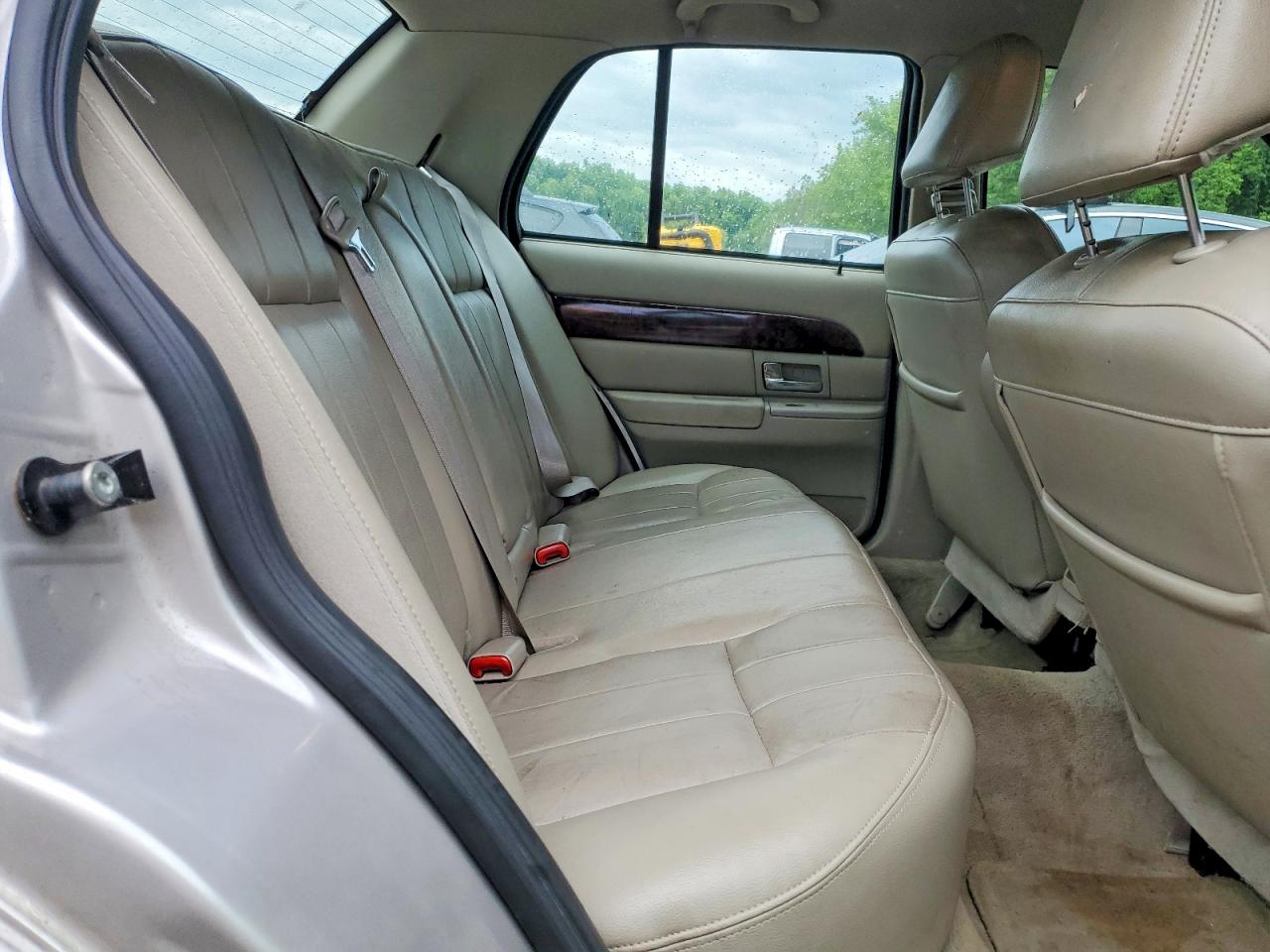 2009 Mercury Grand Marquis Ls Silver vin: 2MEHM75V89X630740