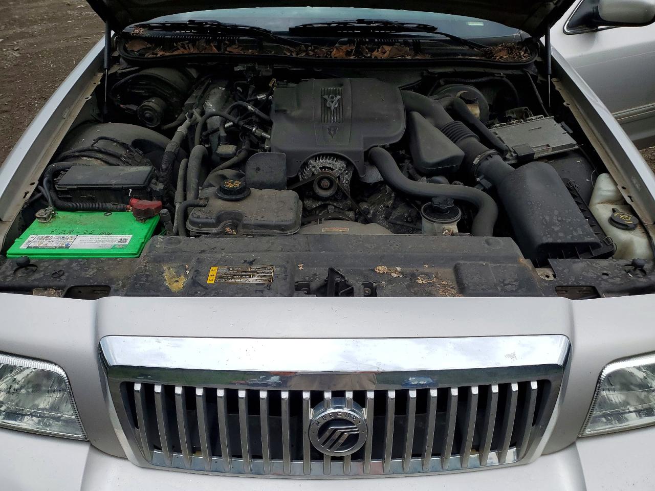 2009 Mercury Grand Marquis Ls Silver vin: 2MEHM75V89X630740