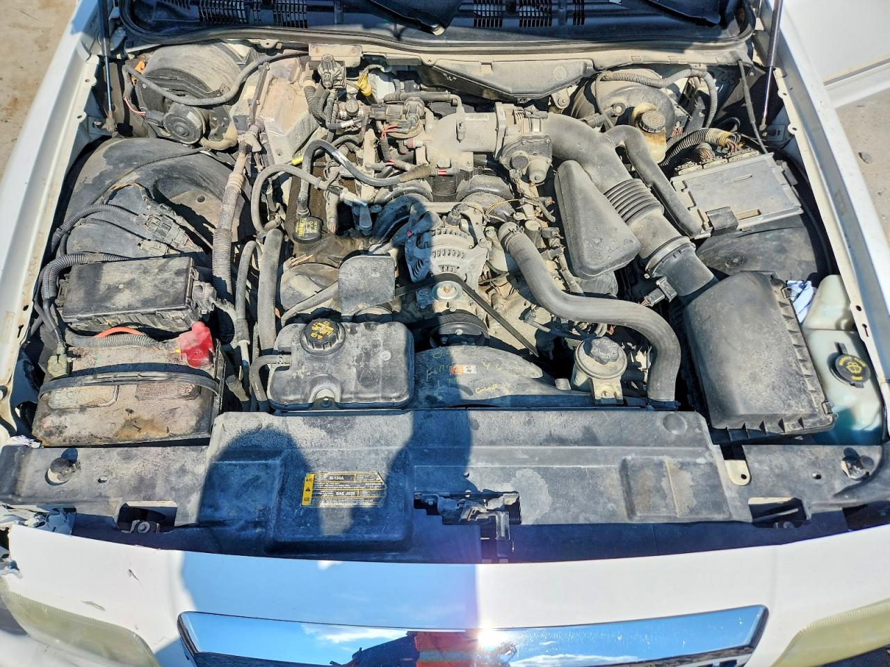 2009 Mercury Grand Marquis Ls White vin: 2MEHM75V89X635159