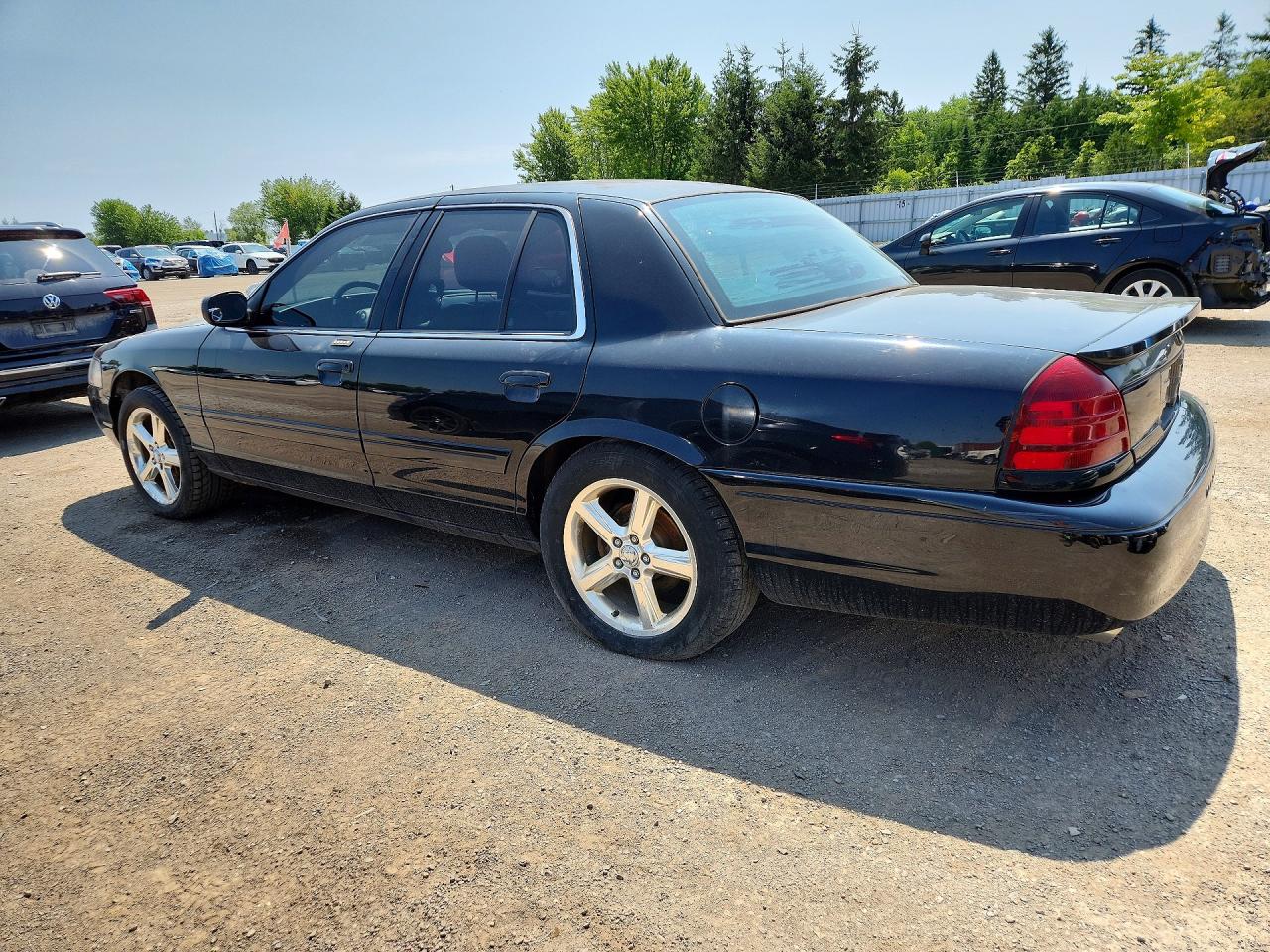 2003 Mercury Marauder Black vin: 2MEHM75V93X648526