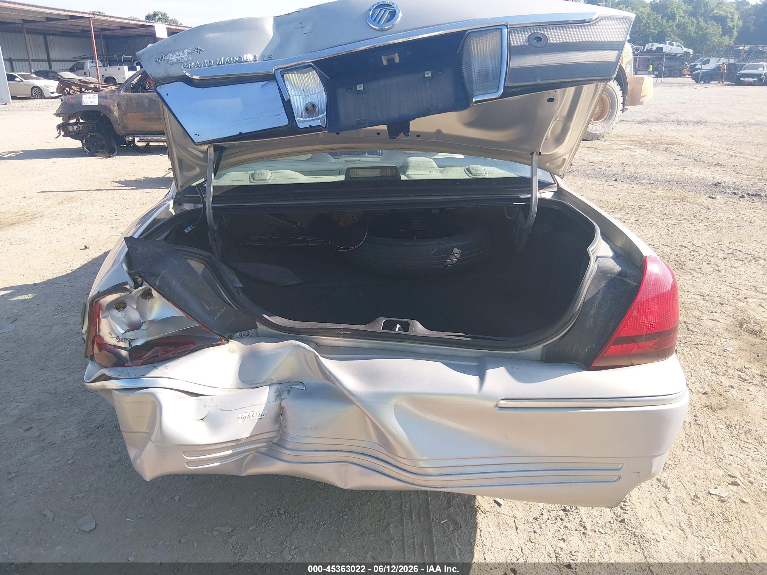2008 Mercury Grand Marquis Ls Pewter vin: 2MEHM75V98X641261