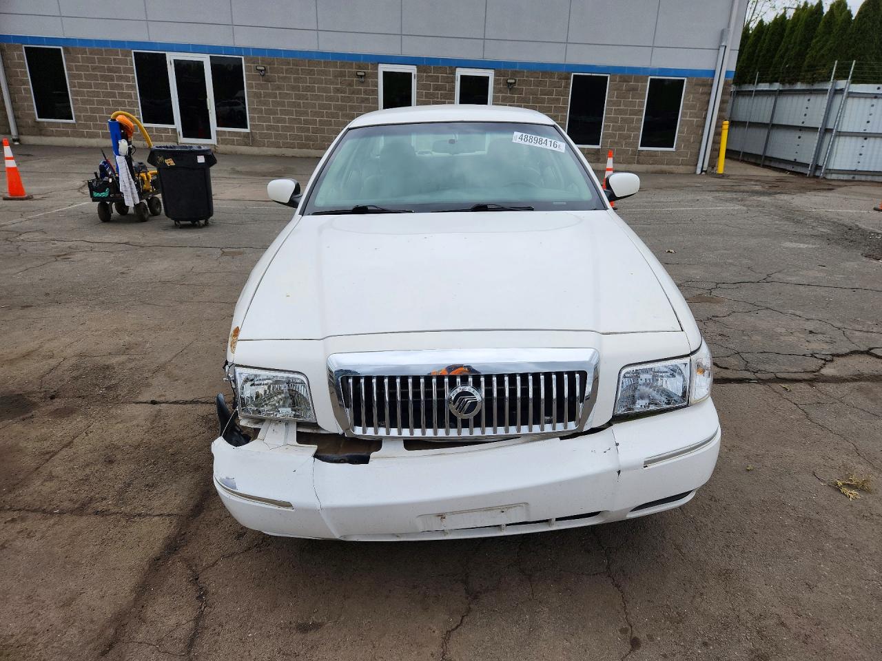 2009 Mercury Grand Marquis Ls White vin: 2MEHM75V99X601778