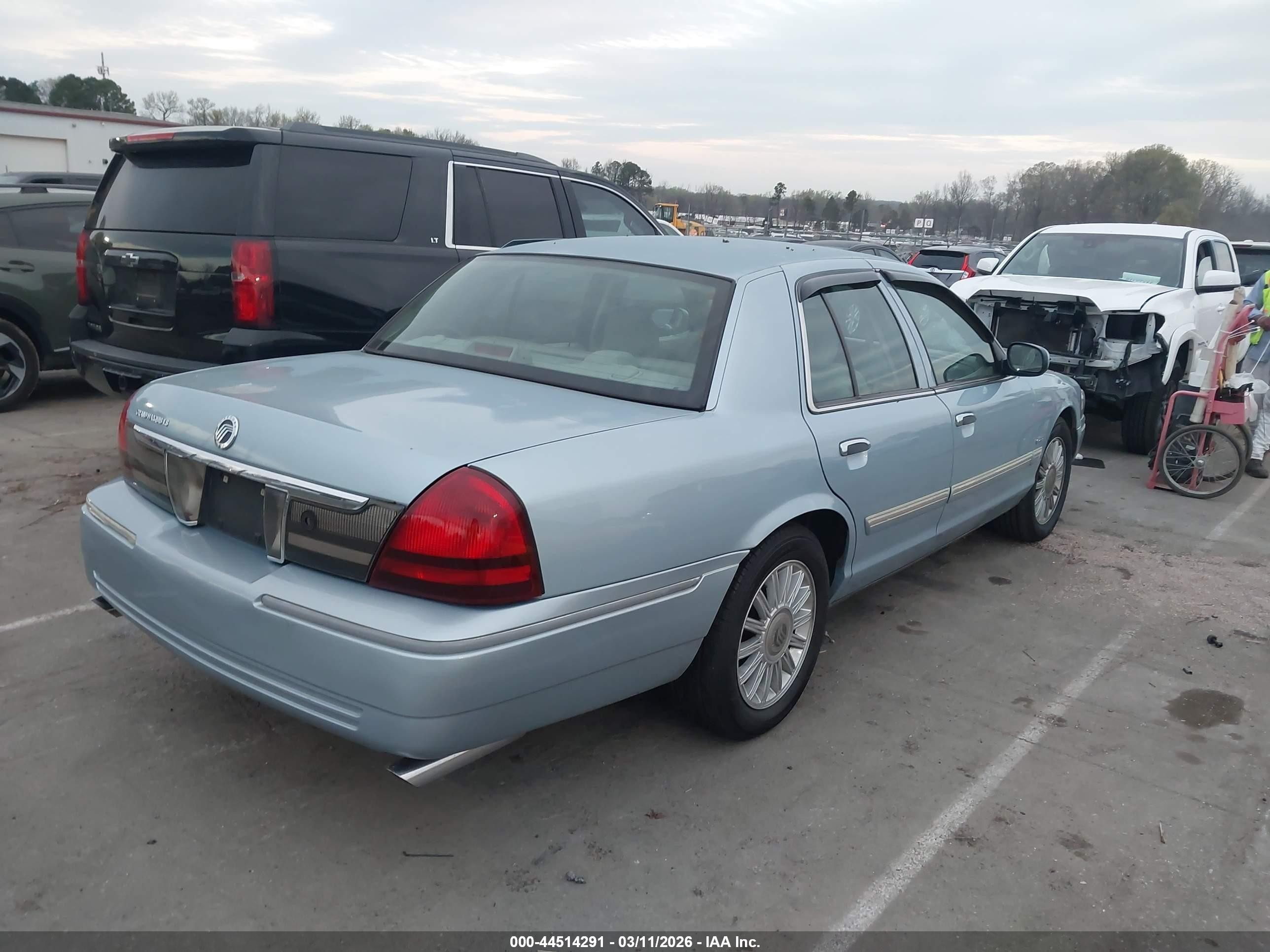 2009 Mercury Grand Marquis Ls (fleet Only) Light Blue vin: 2MEHM75VX9X624597