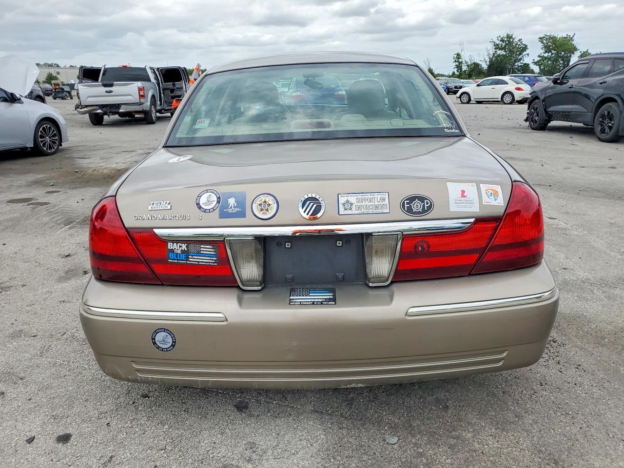 2004 Mercury Grand Marquis Ls Beige vin: 2MEHM75W04X649624