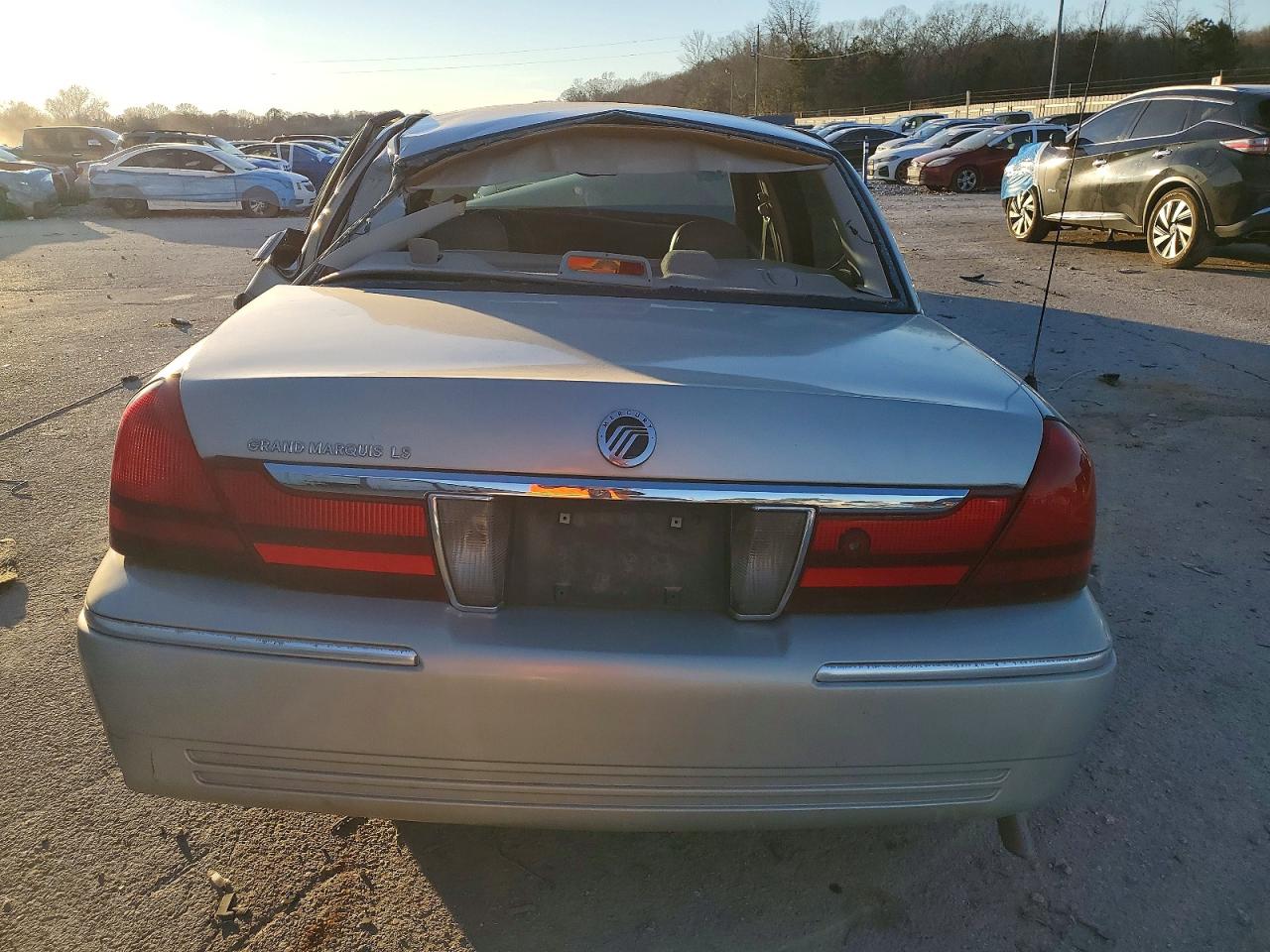 2005 Mercury Grand Marquis Ls Gold vin: 2MEHM75W25X612592