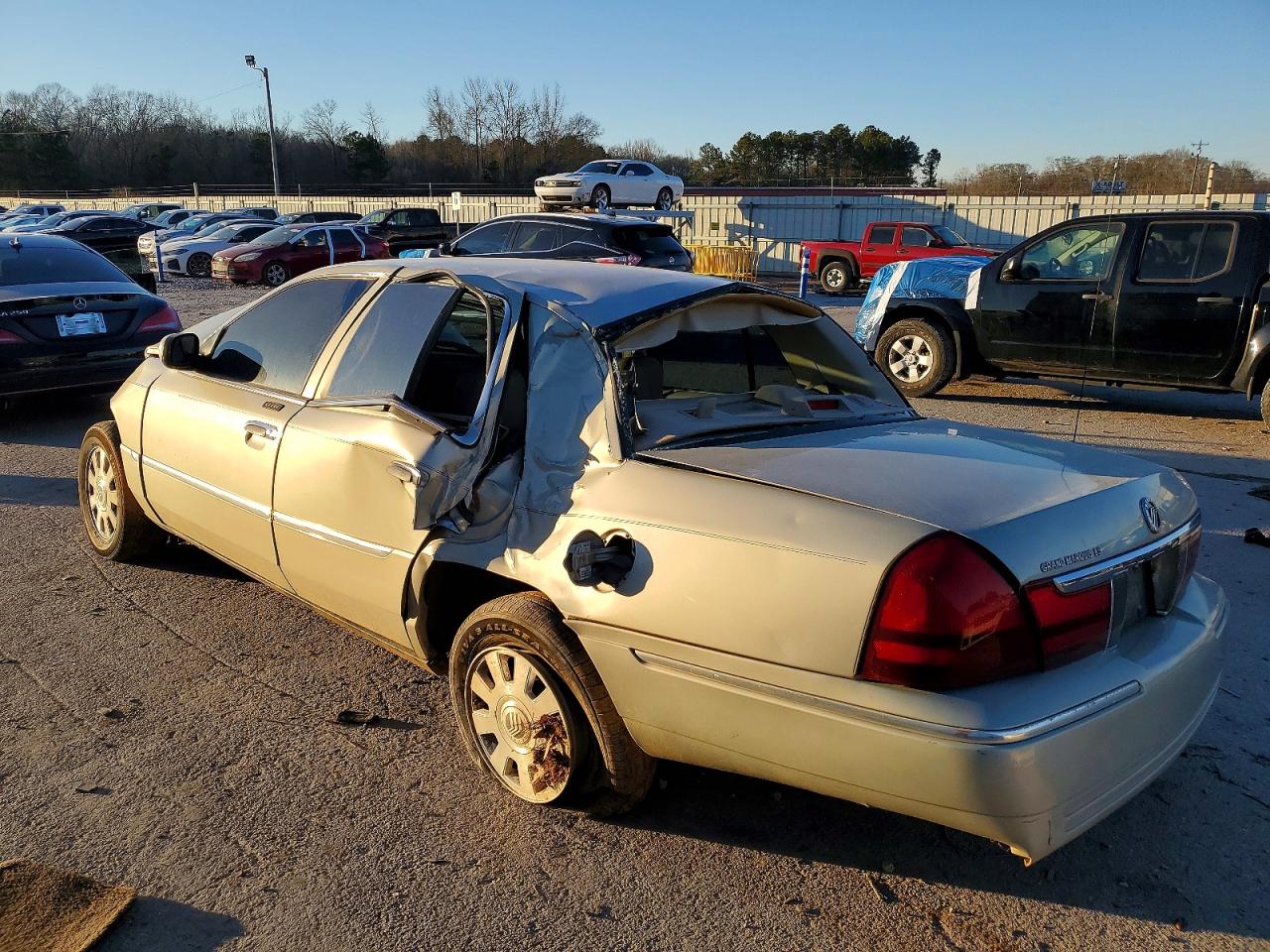 2005 Mercury Grand Marquis Ls Gold vin: 2MEHM75W25X612592