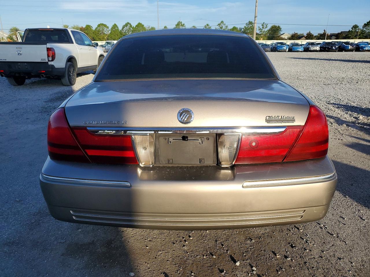 2003 Mercury Grand Marquis Ls Tan vin: 2MEHM75W33X659496