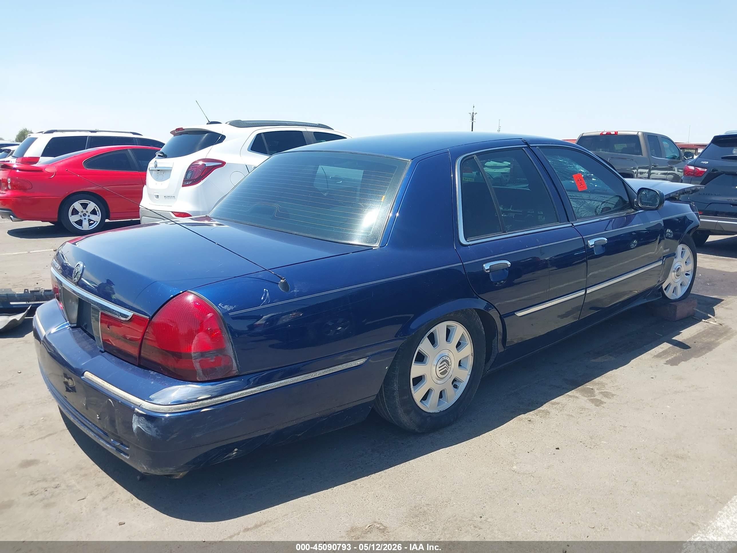 2005 Mercury Grand Marquis   Blue vin: 2MEHM75W35X647366