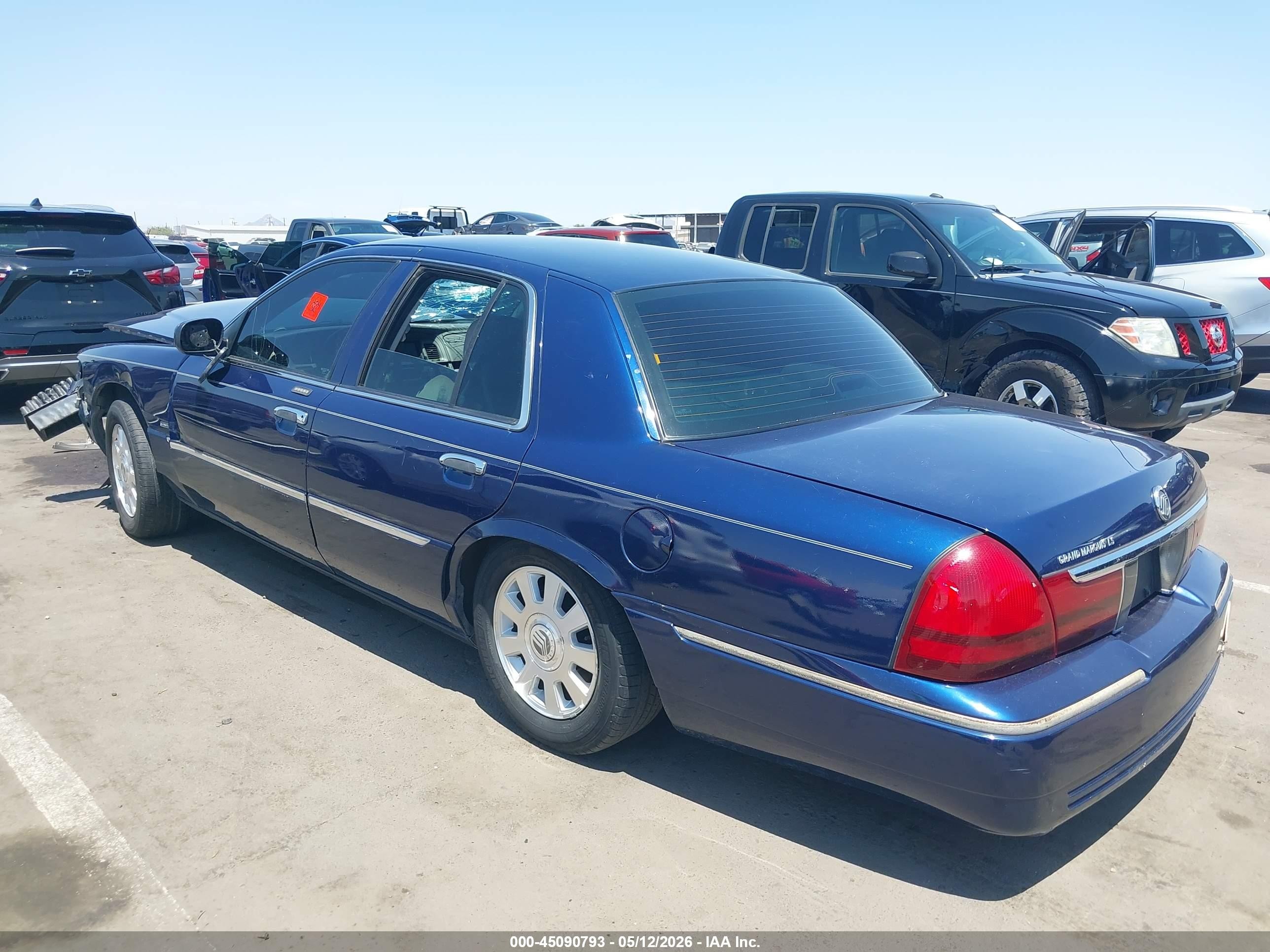 2005 Mercury Grand Marquis   Blue vin: 2MEHM75W35X647366