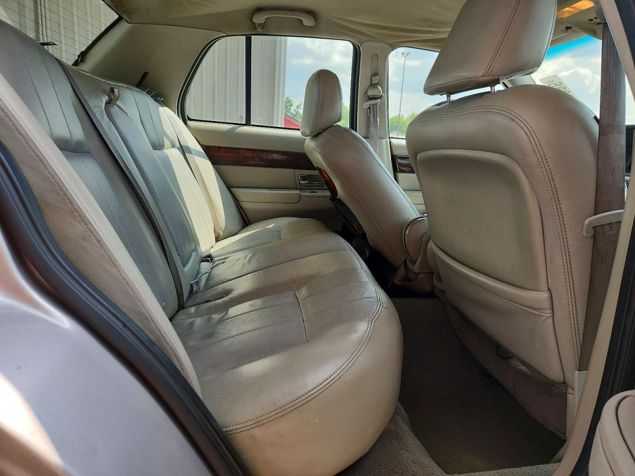 2005 Mercury Grand Marquis Ls Two Tone vin: 2MEHM75W45X656142