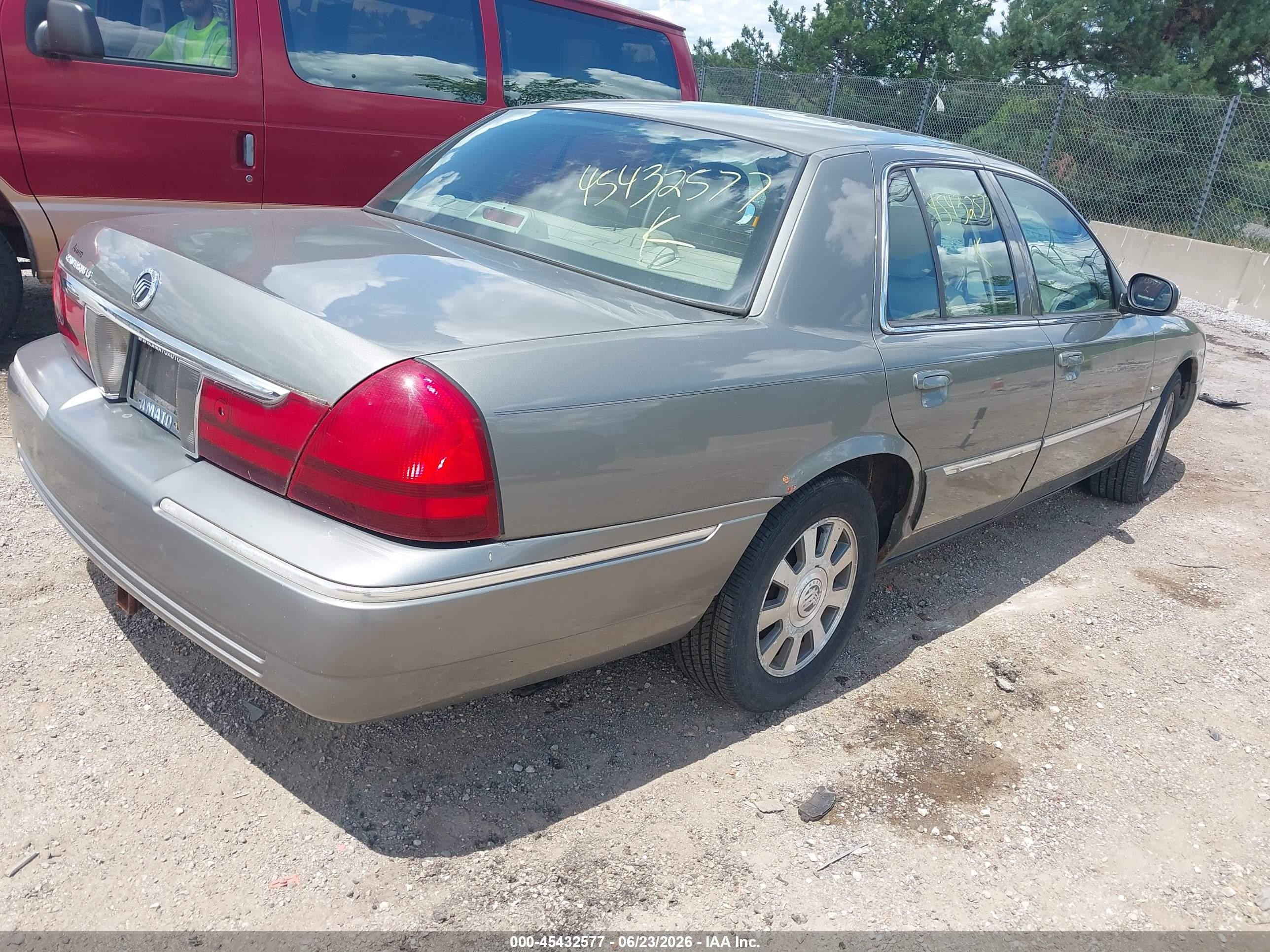 2003 Mercury Grand Marquis Ls Champagne vin: 2MEHM75W53X683251