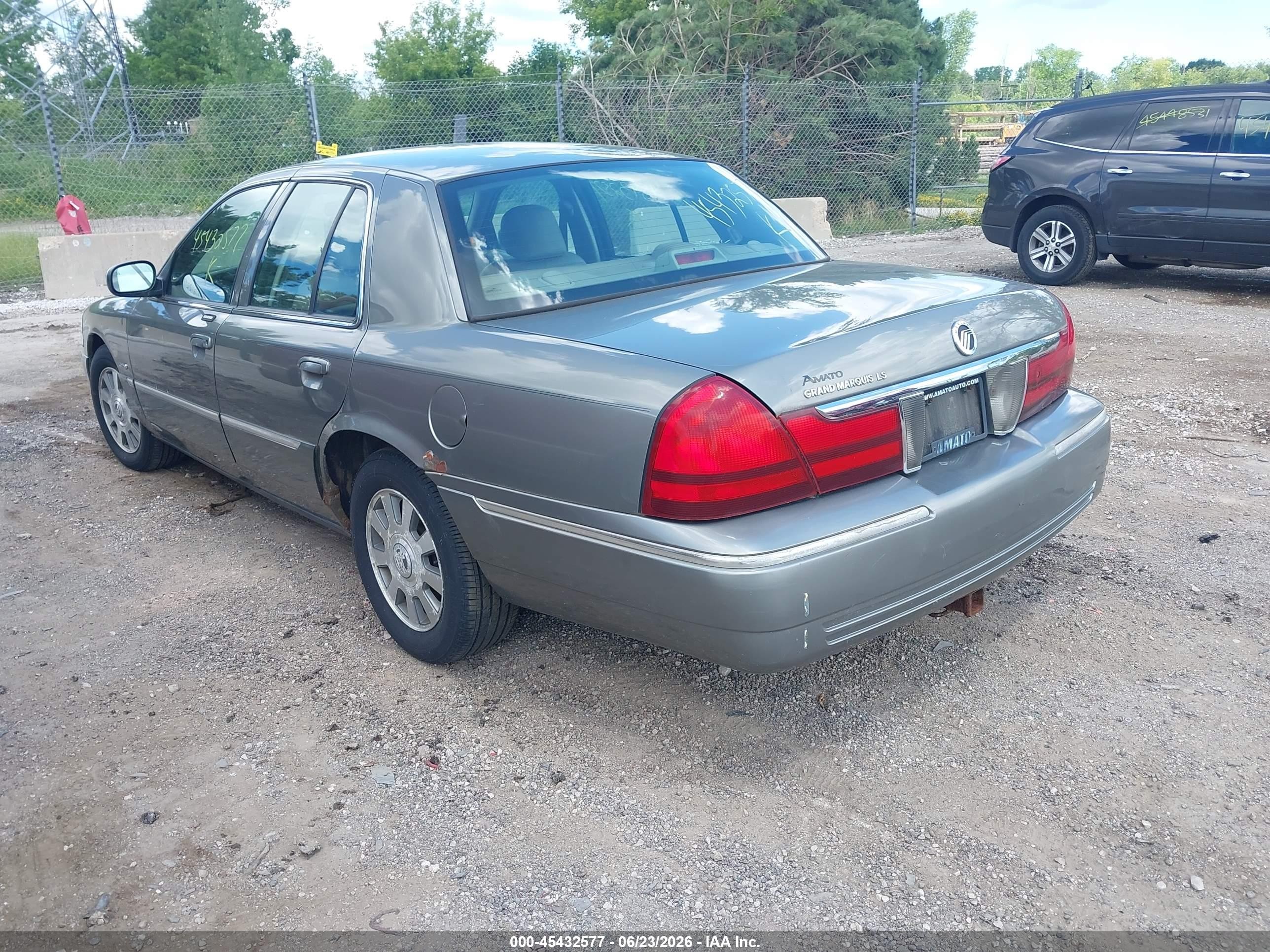 2003 Mercury Grand Marquis Ls Champagne vin: 2MEHM75W53X683251
