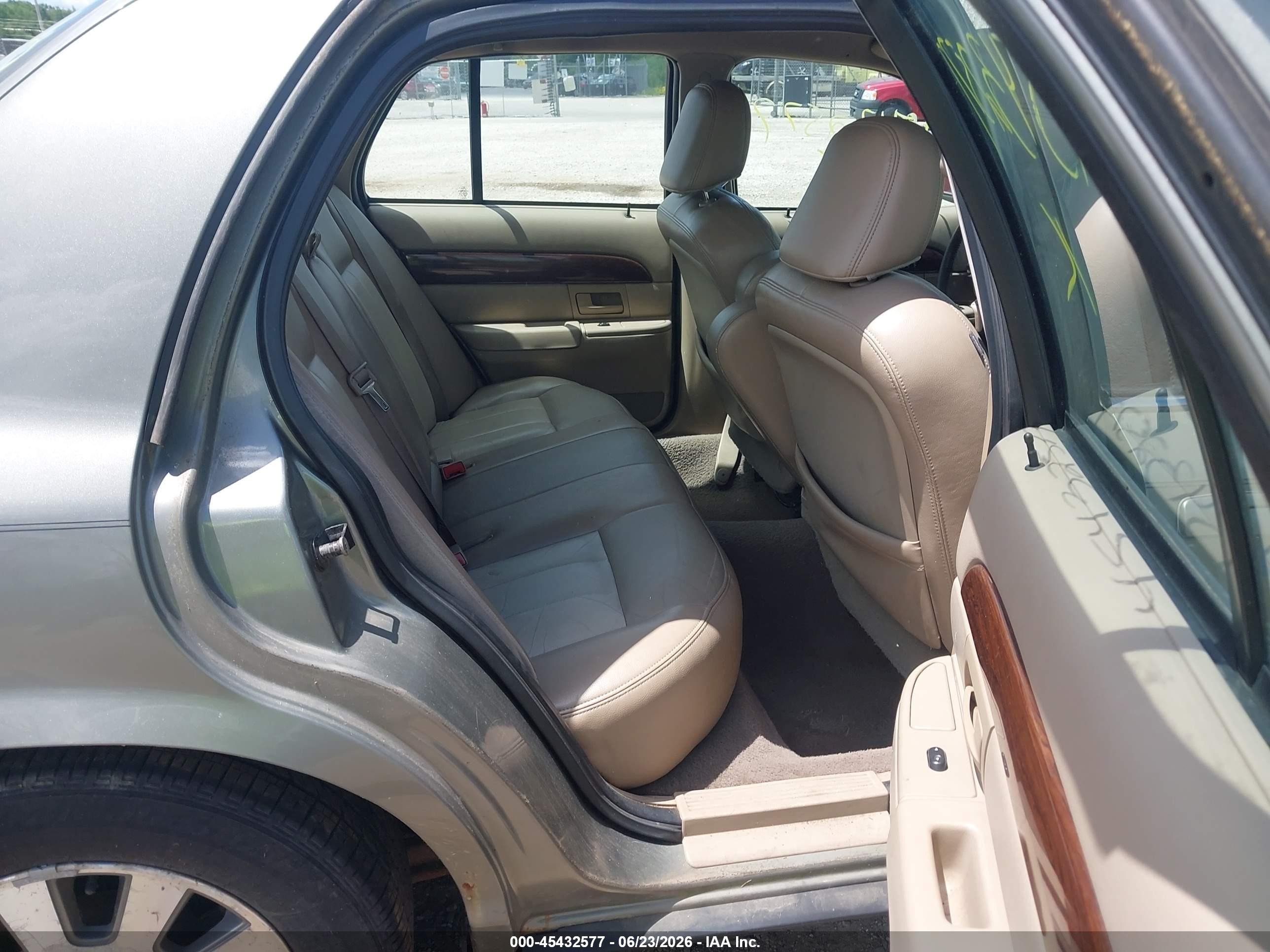 2003 Mercury Grand Marquis Ls Champagne vin: 2MEHM75W53X683251