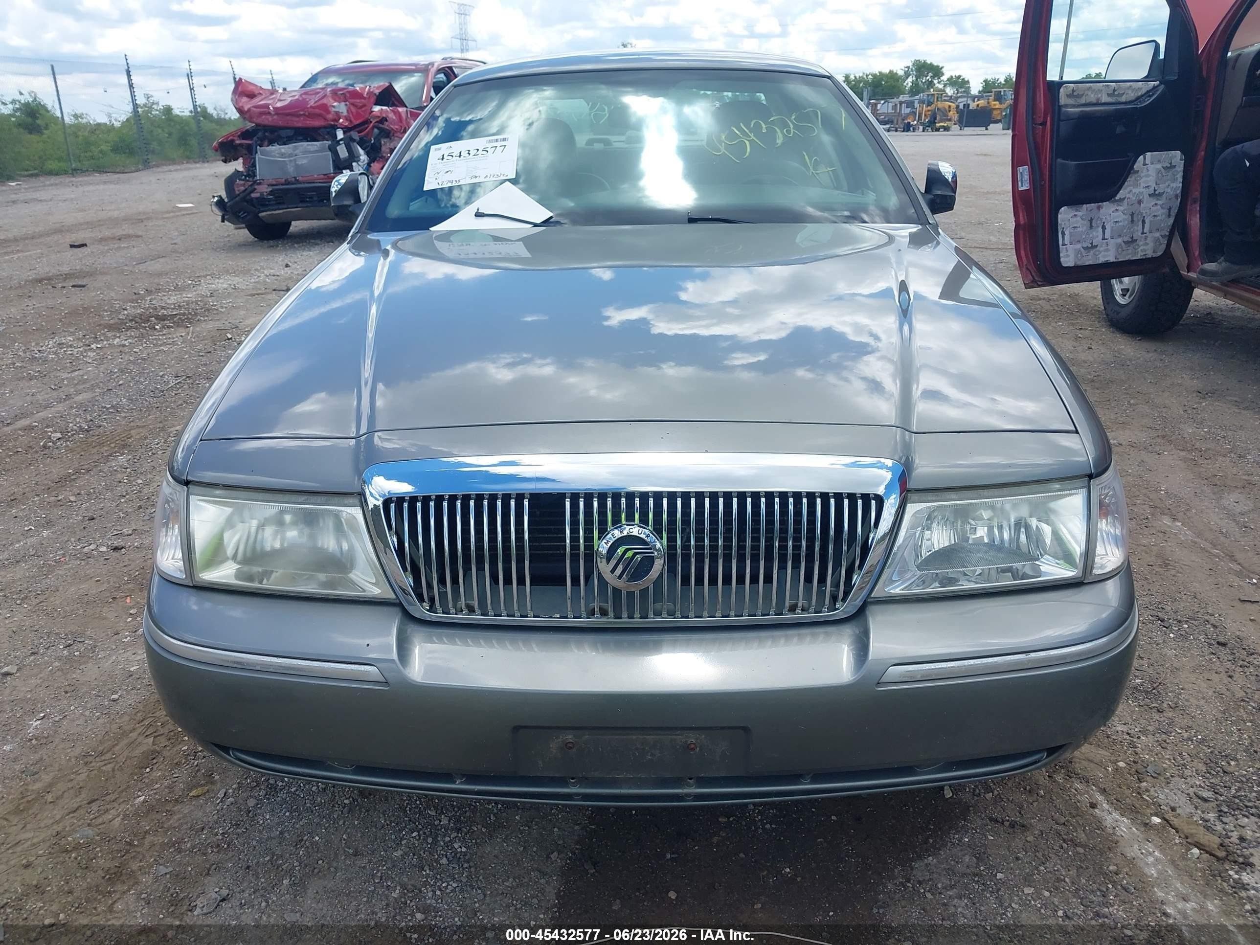 2003 Mercury Grand Marquis Ls Champagne vin: 2MEHM75W53X683251