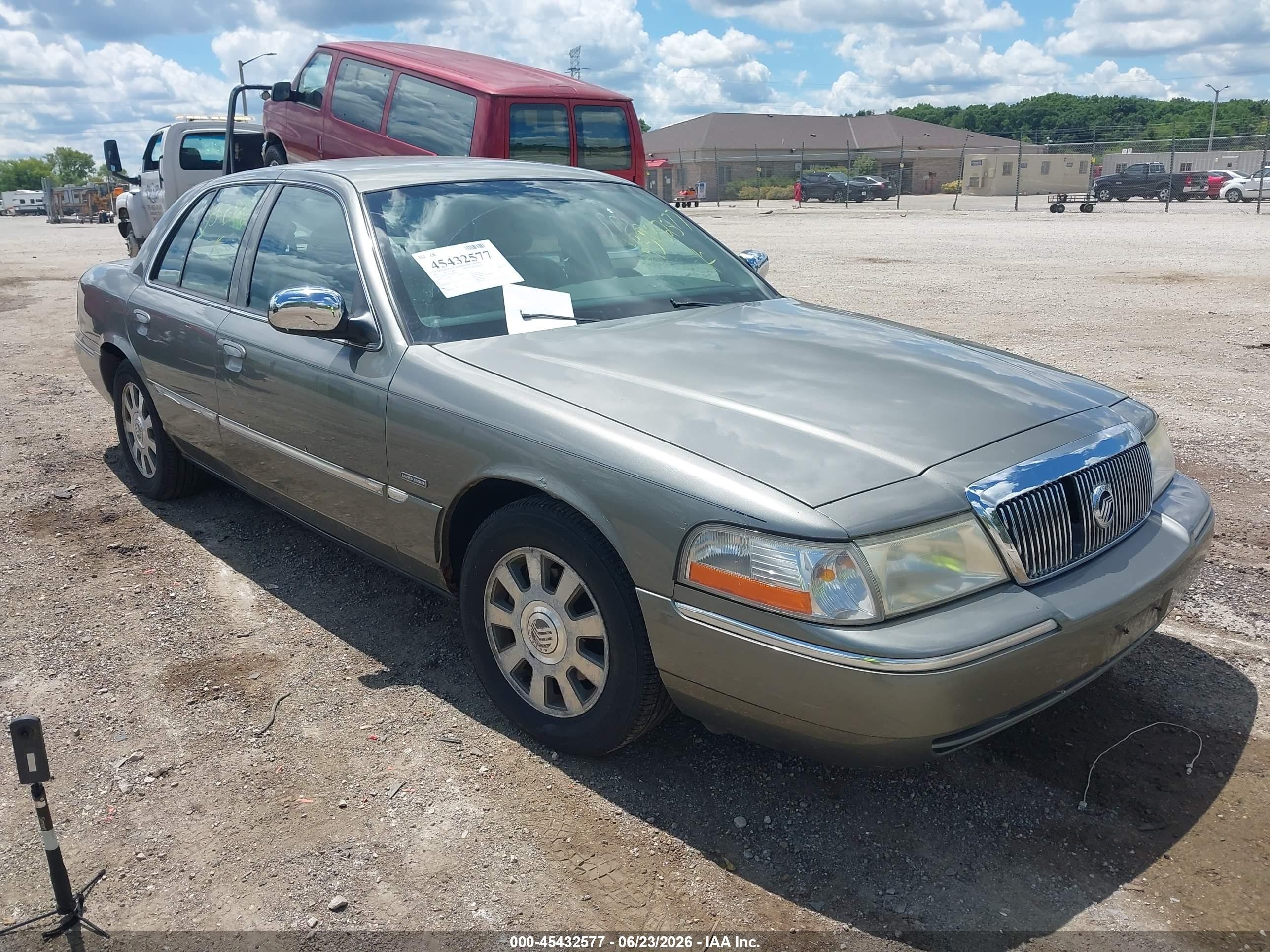2003 Mercury Grand Marquis Ls Champagne vin: 2MEHM75W53X683251