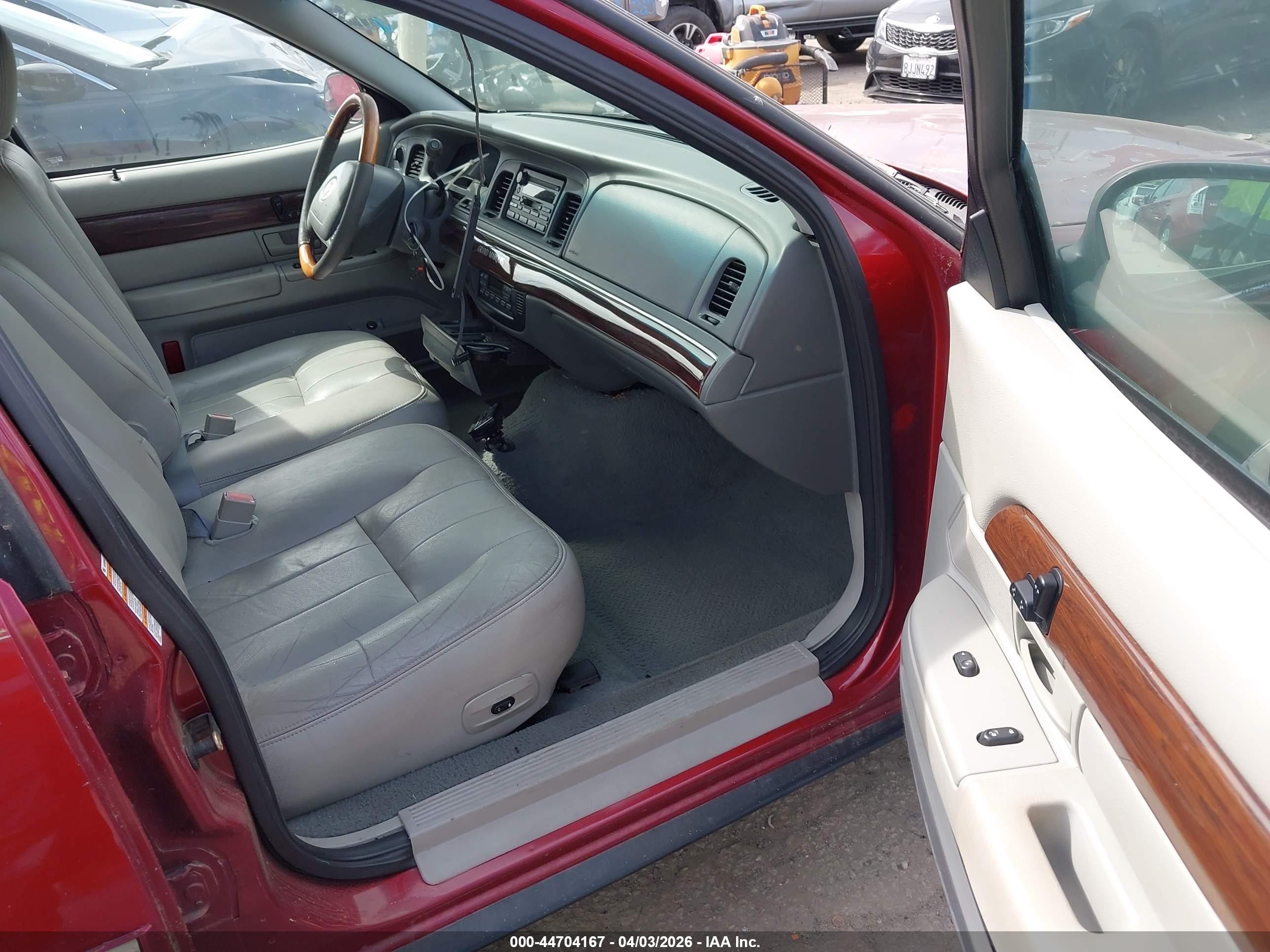 2003 Mercury Grand Marquis Ls Красный vin: 2MEHM75W53X690815