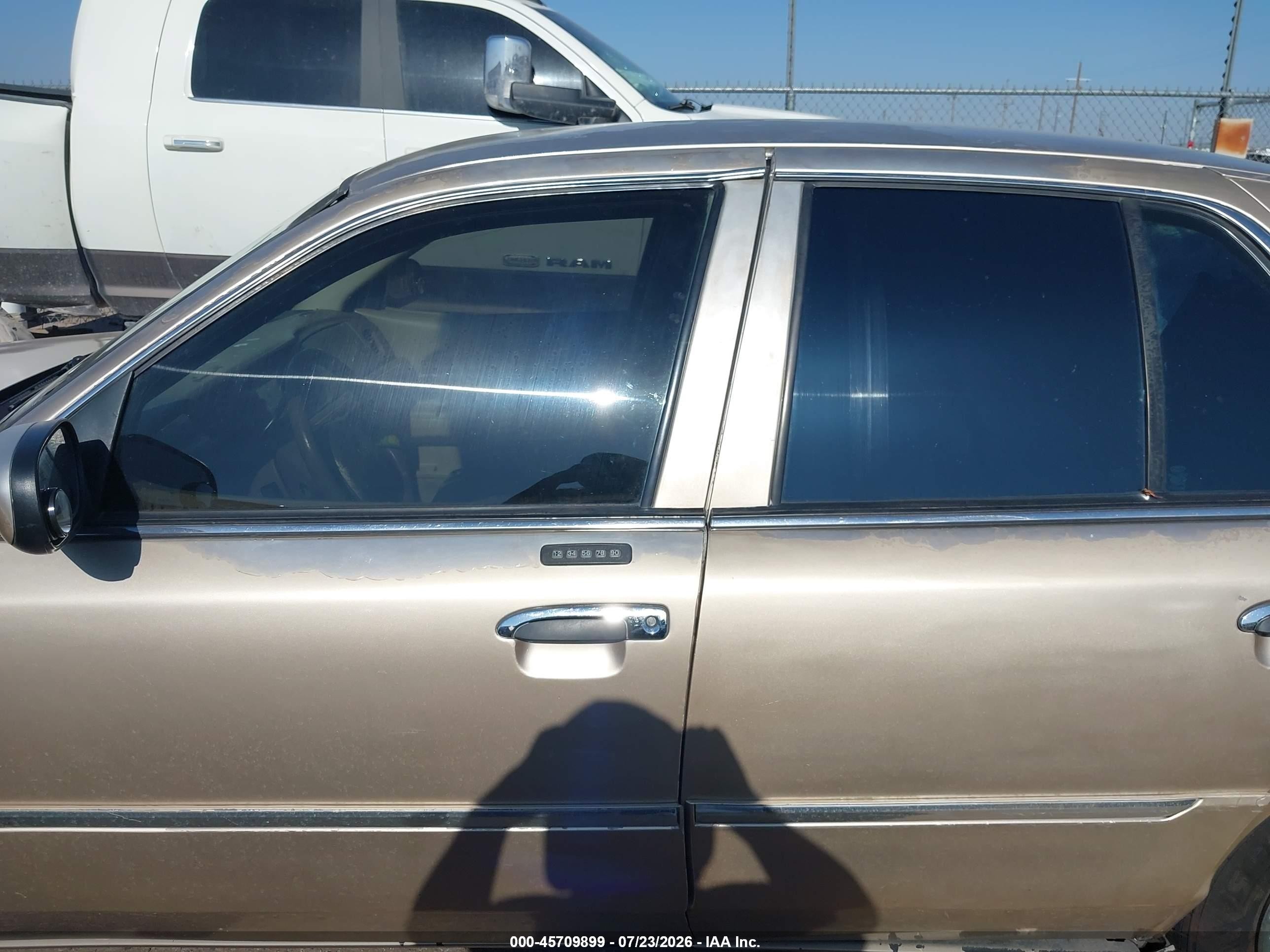 2004 Mercury Grand Marquis Ls Желто-коричневый vin: 2MEHM75W54X678438